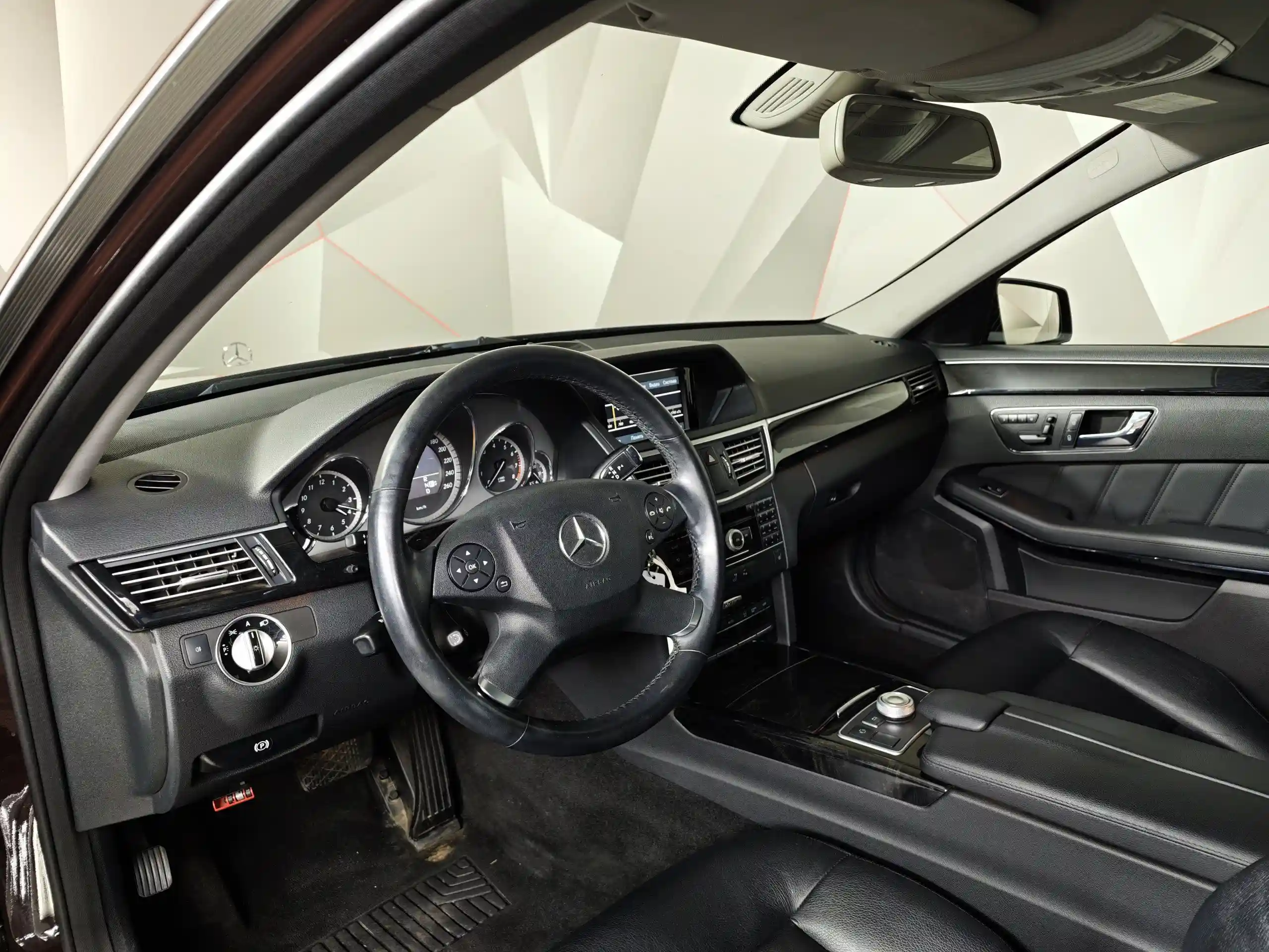 Mercedes-Benz E-Класс 2011