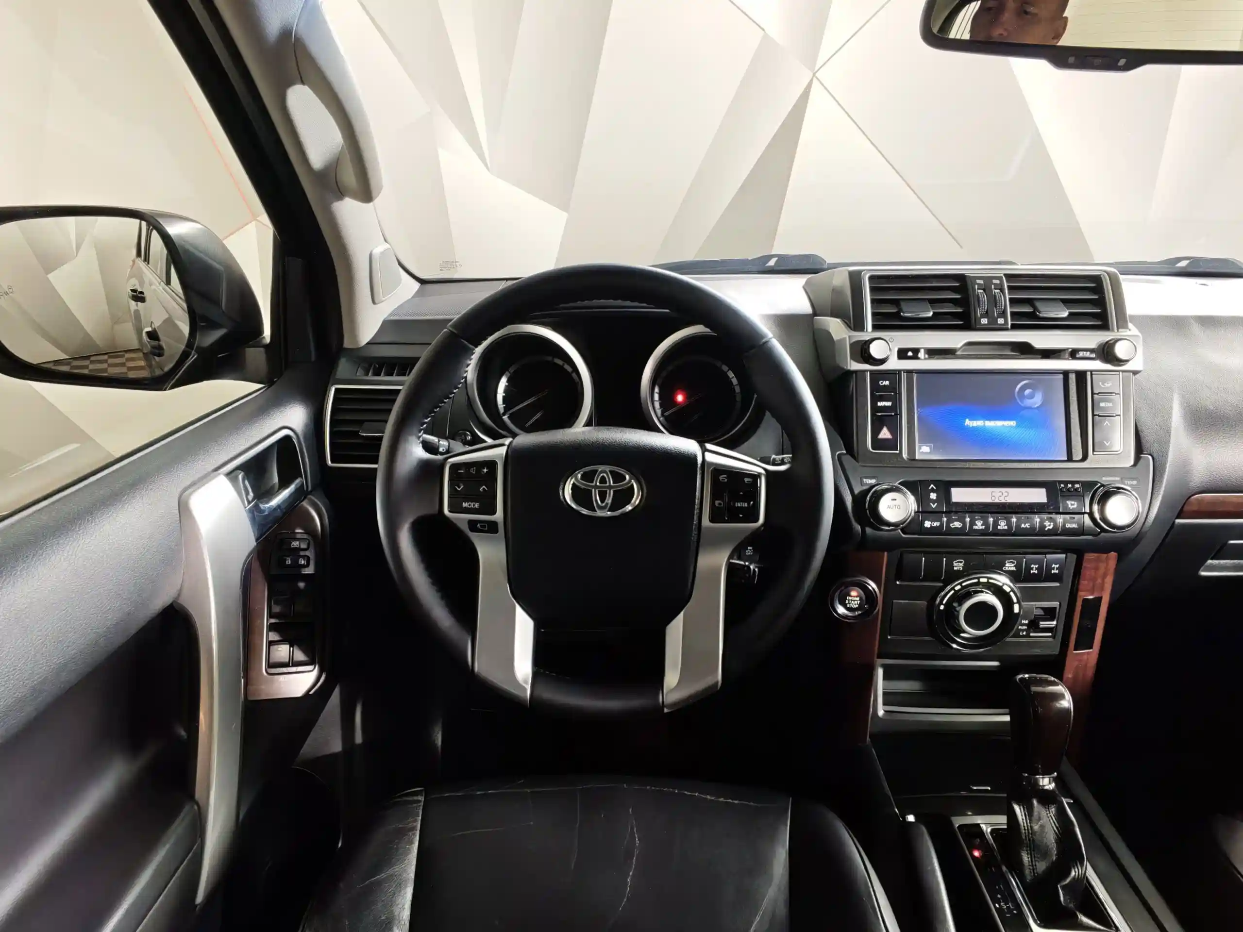 Toyota Land Cruiser Prado 2013
