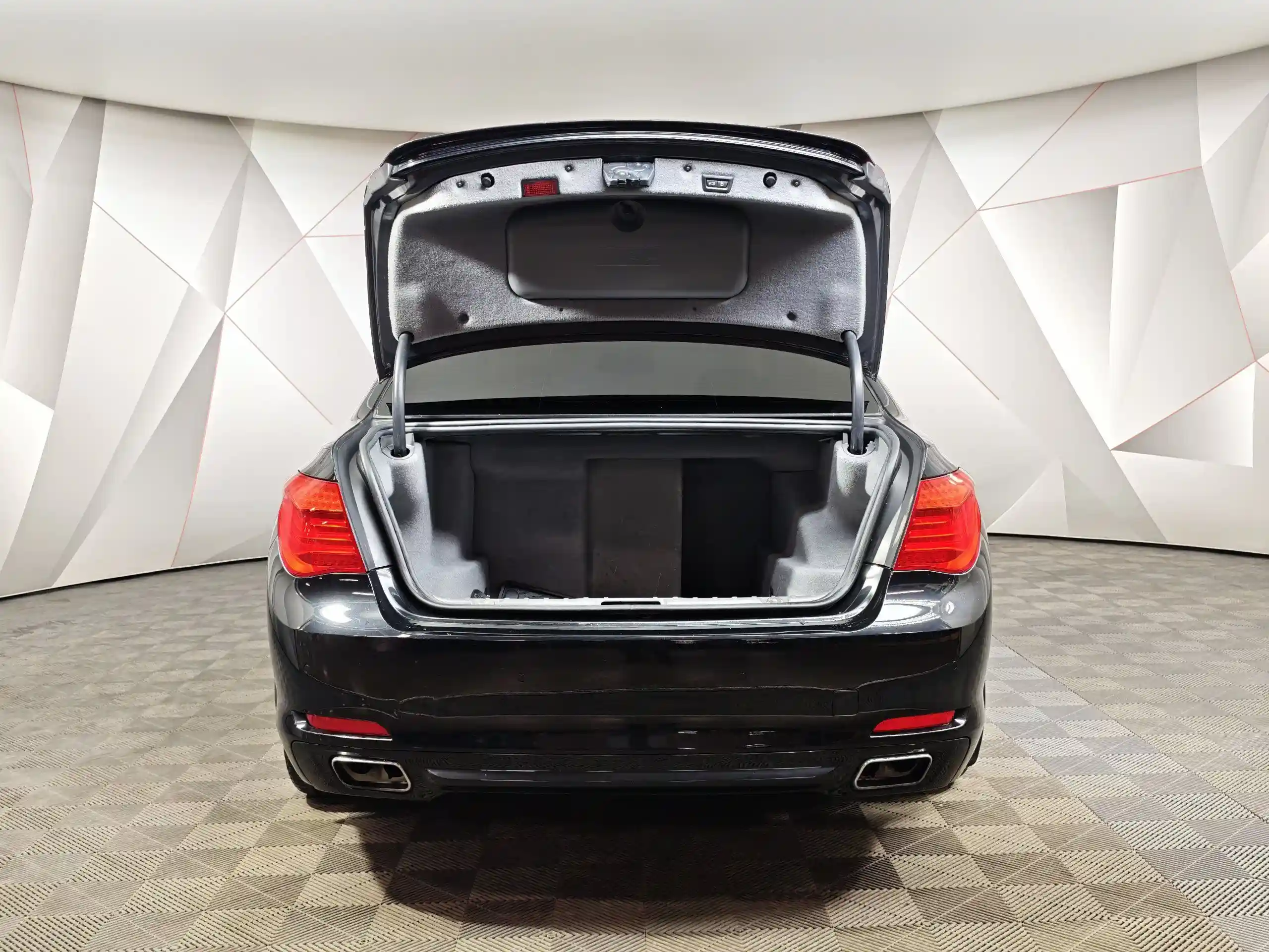 BMW 7 серия 2010