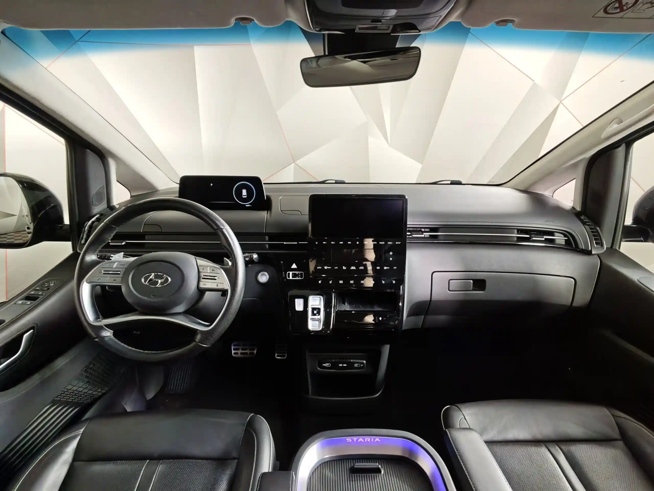 Hyundai Staria 2021