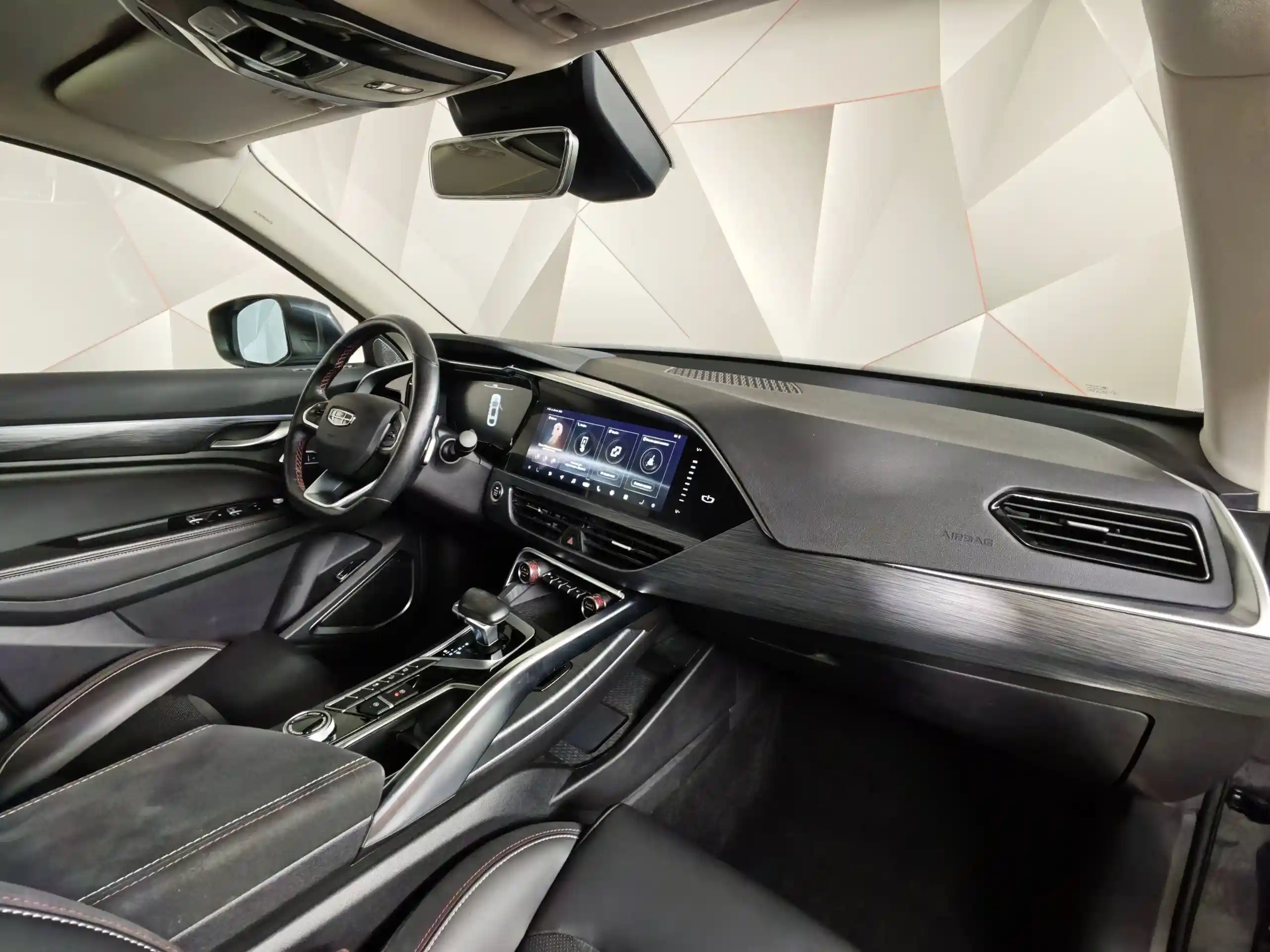 Geely Tugella 2021