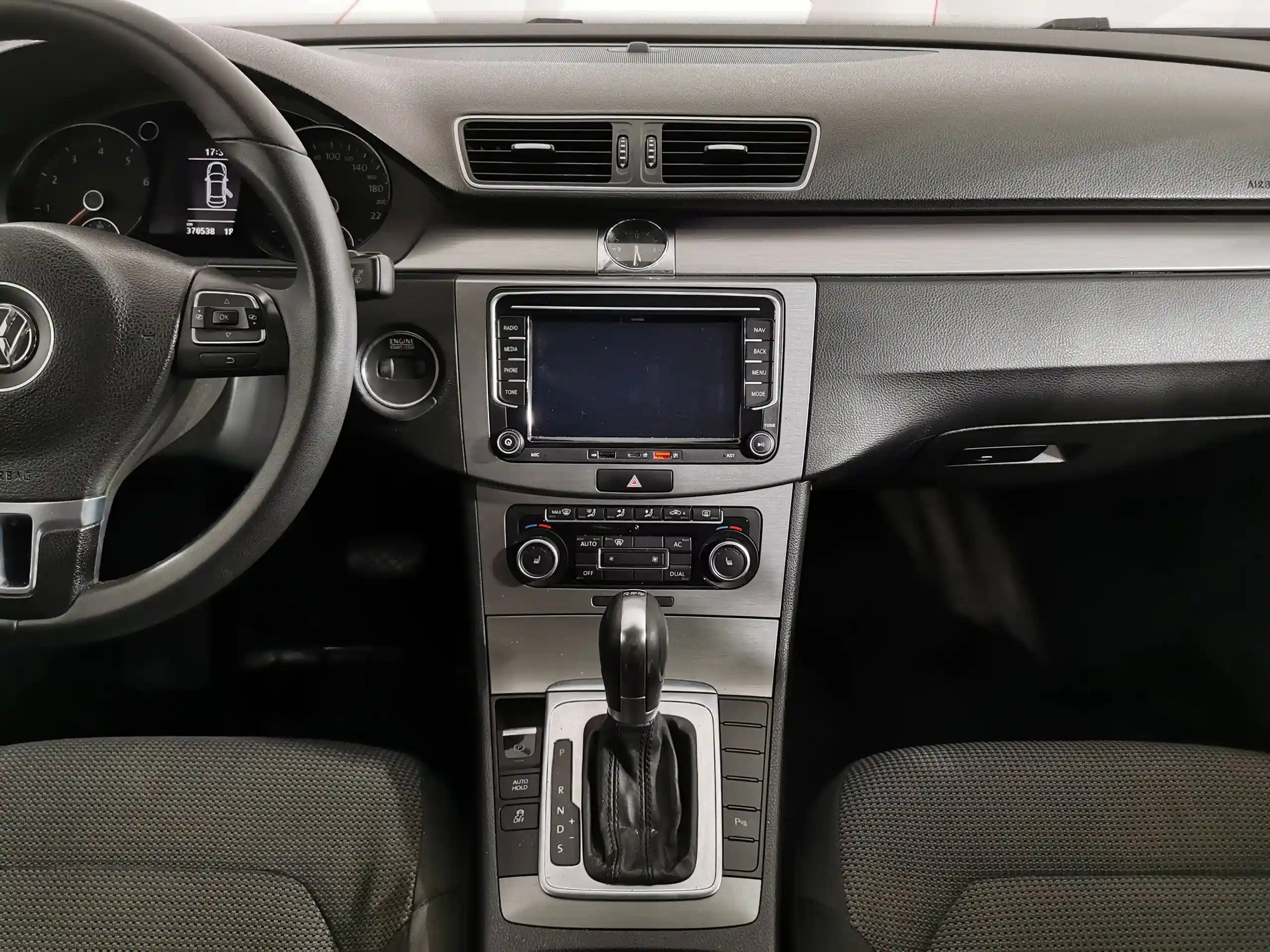 Volkswagen Passat 2011