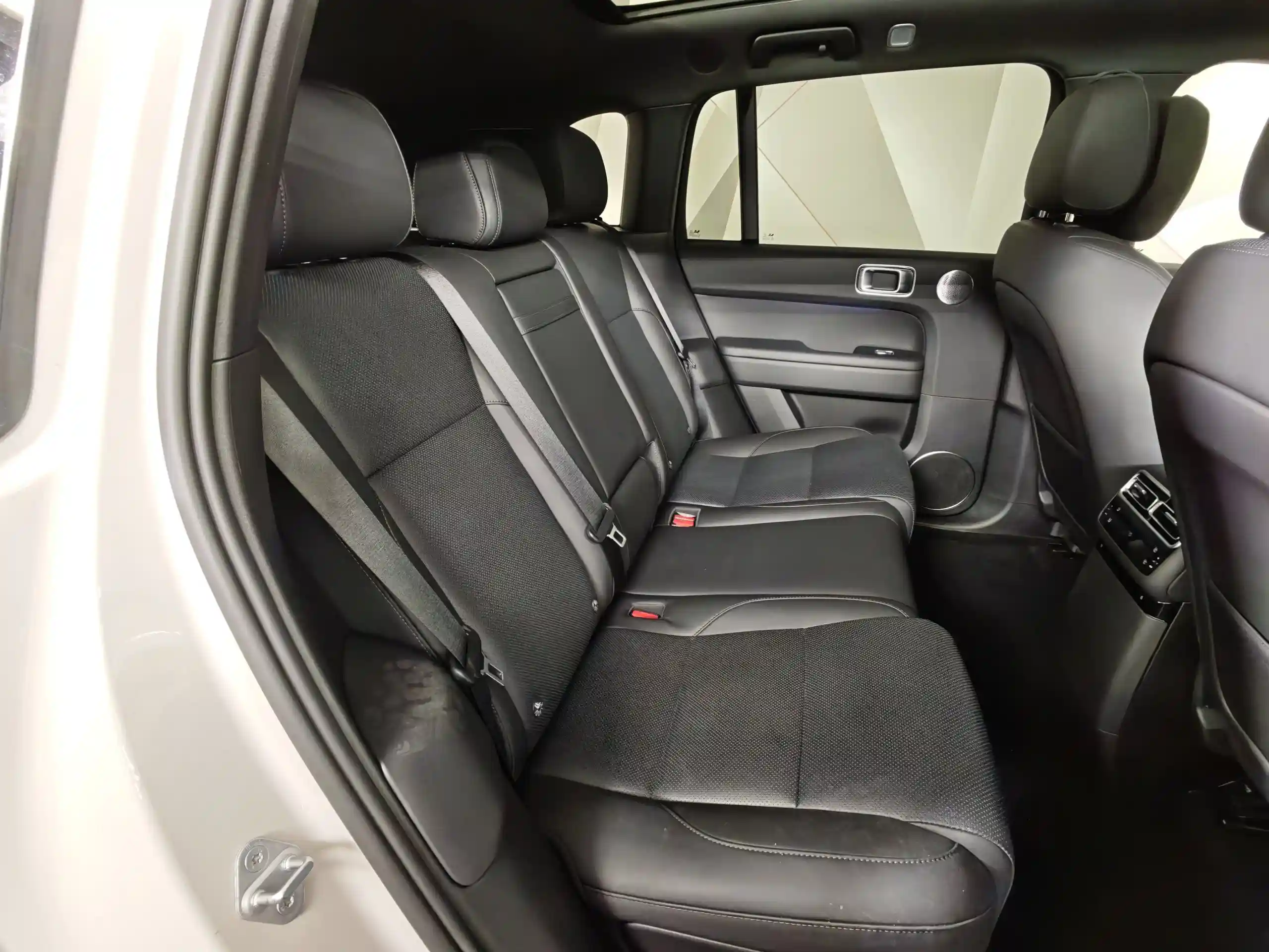 Li Auto L6 2025