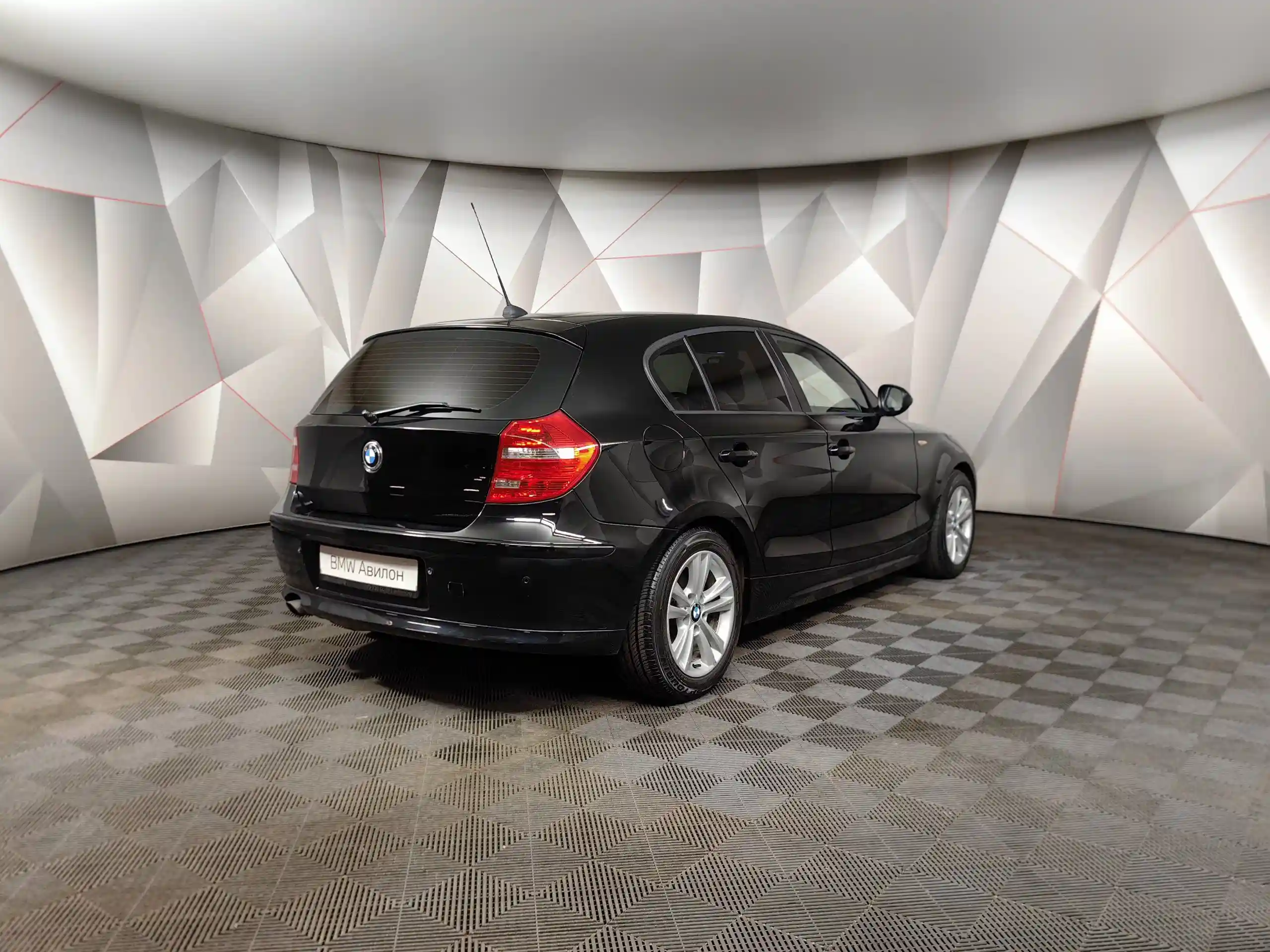 BMW 1 серия 2011