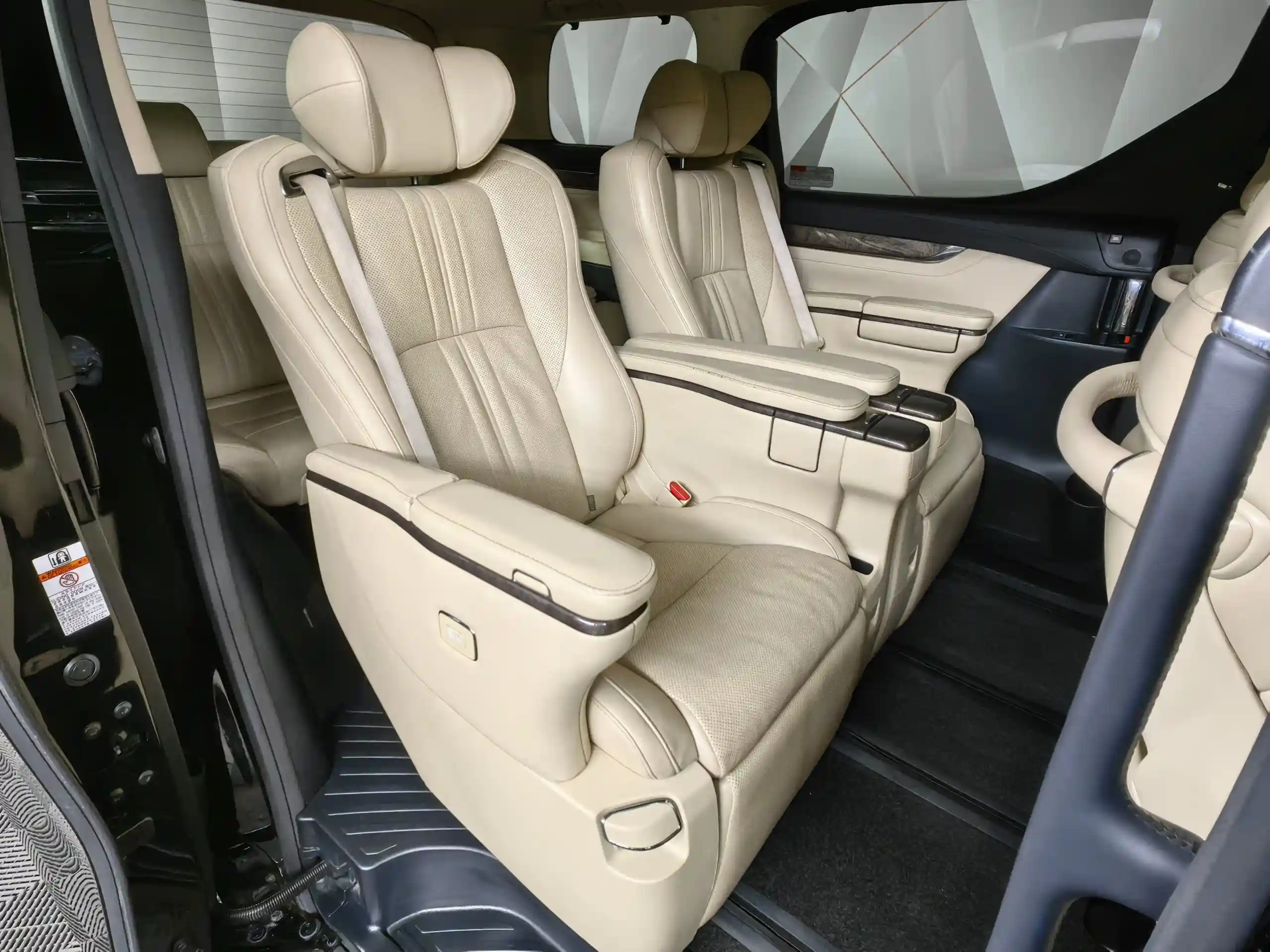 Toyota Alphard 2019