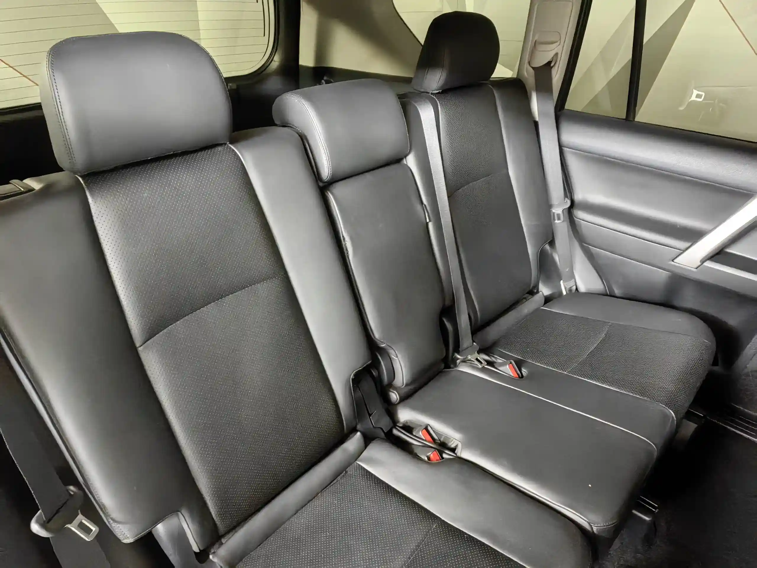 Toyota Land Cruiser Prado 2023