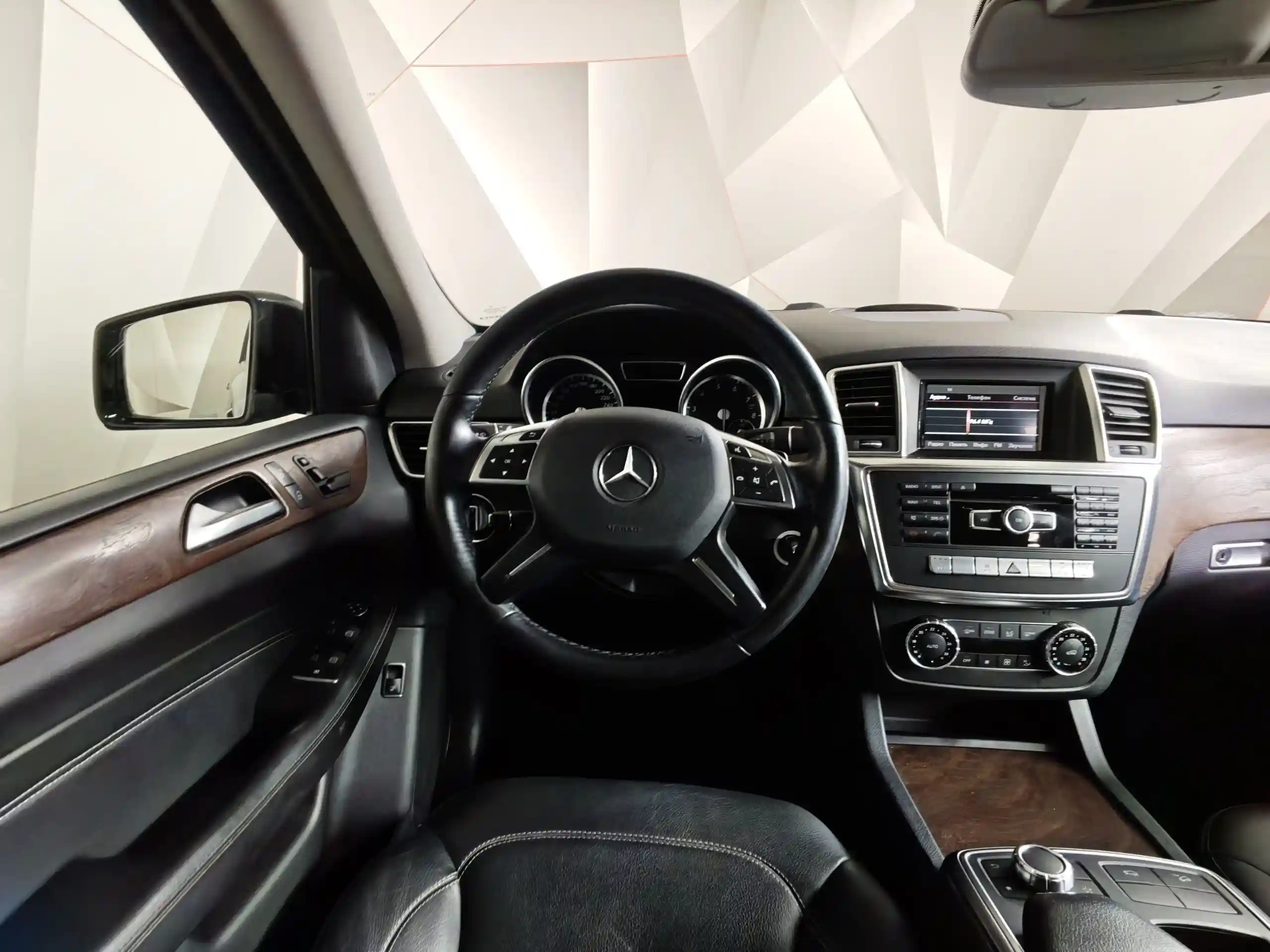 Mercedes-Benz M-Класс 2014