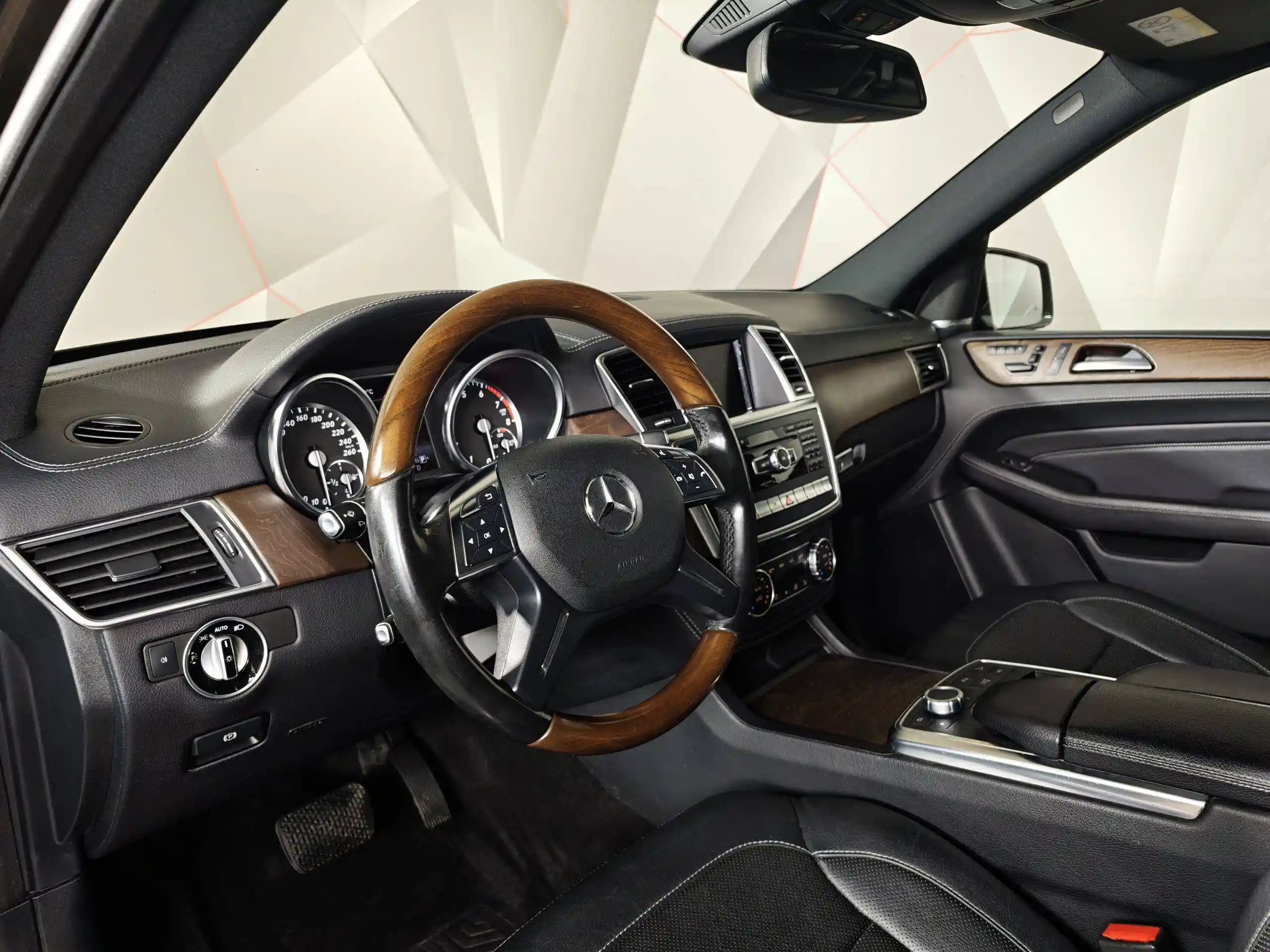 Mercedes-Benz M-Класс 2014