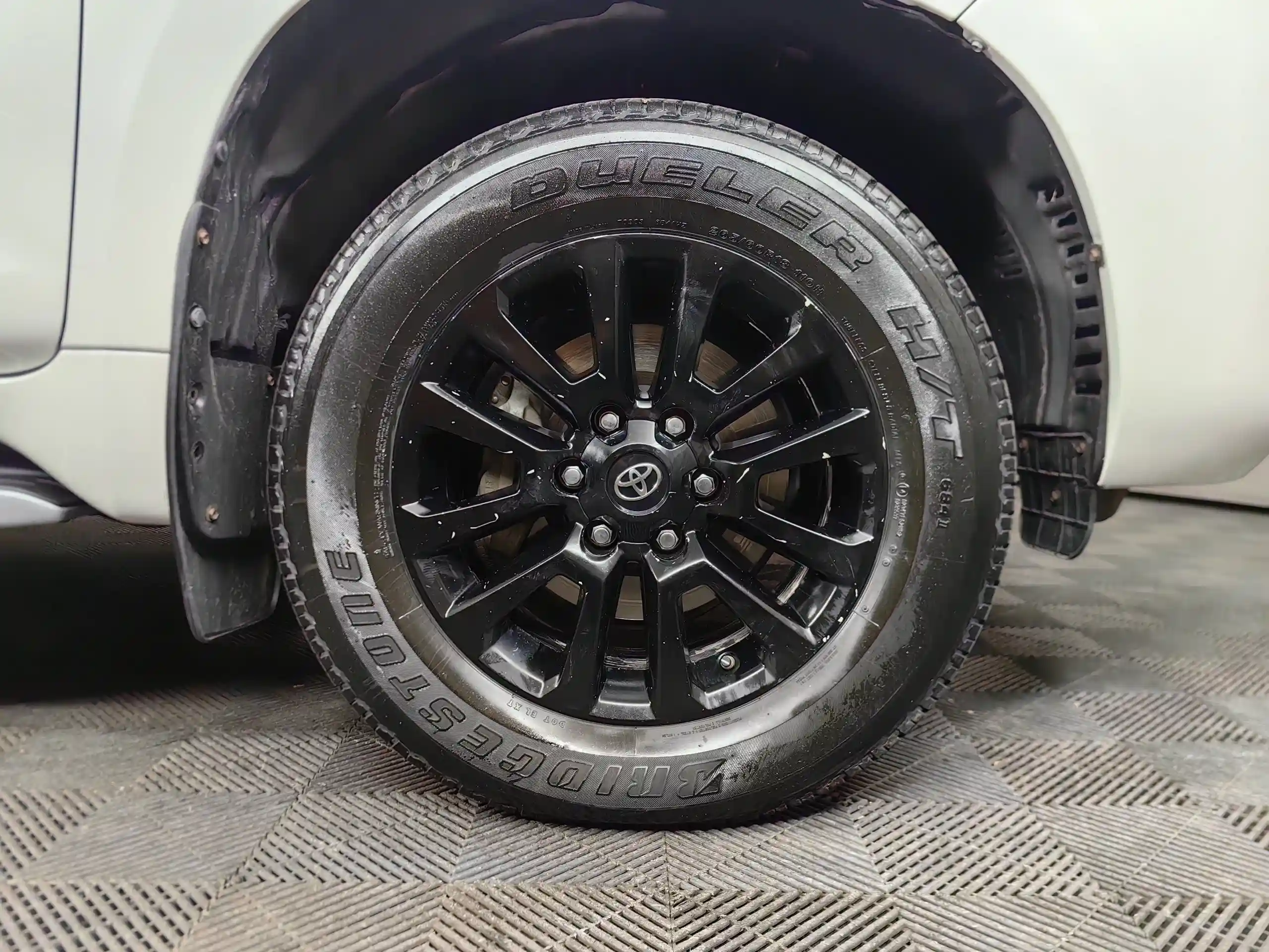 Toyota Land Cruiser Prado 2023