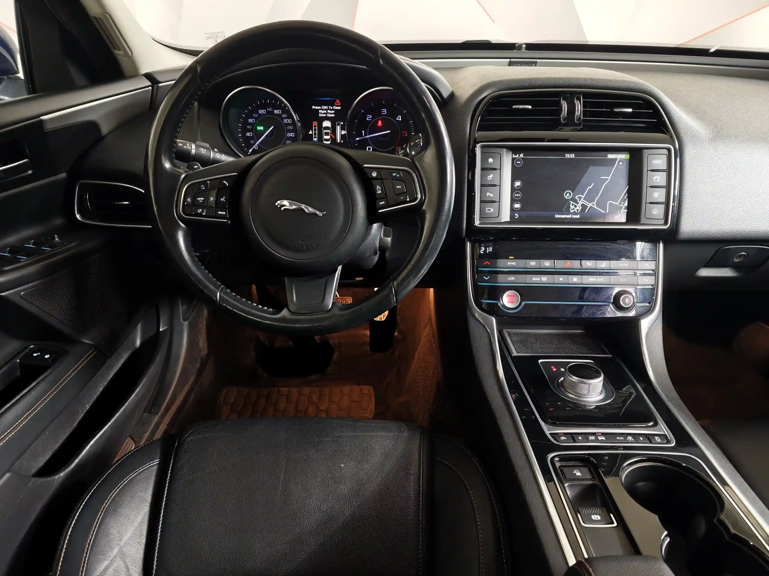 Jaguar XE 2015