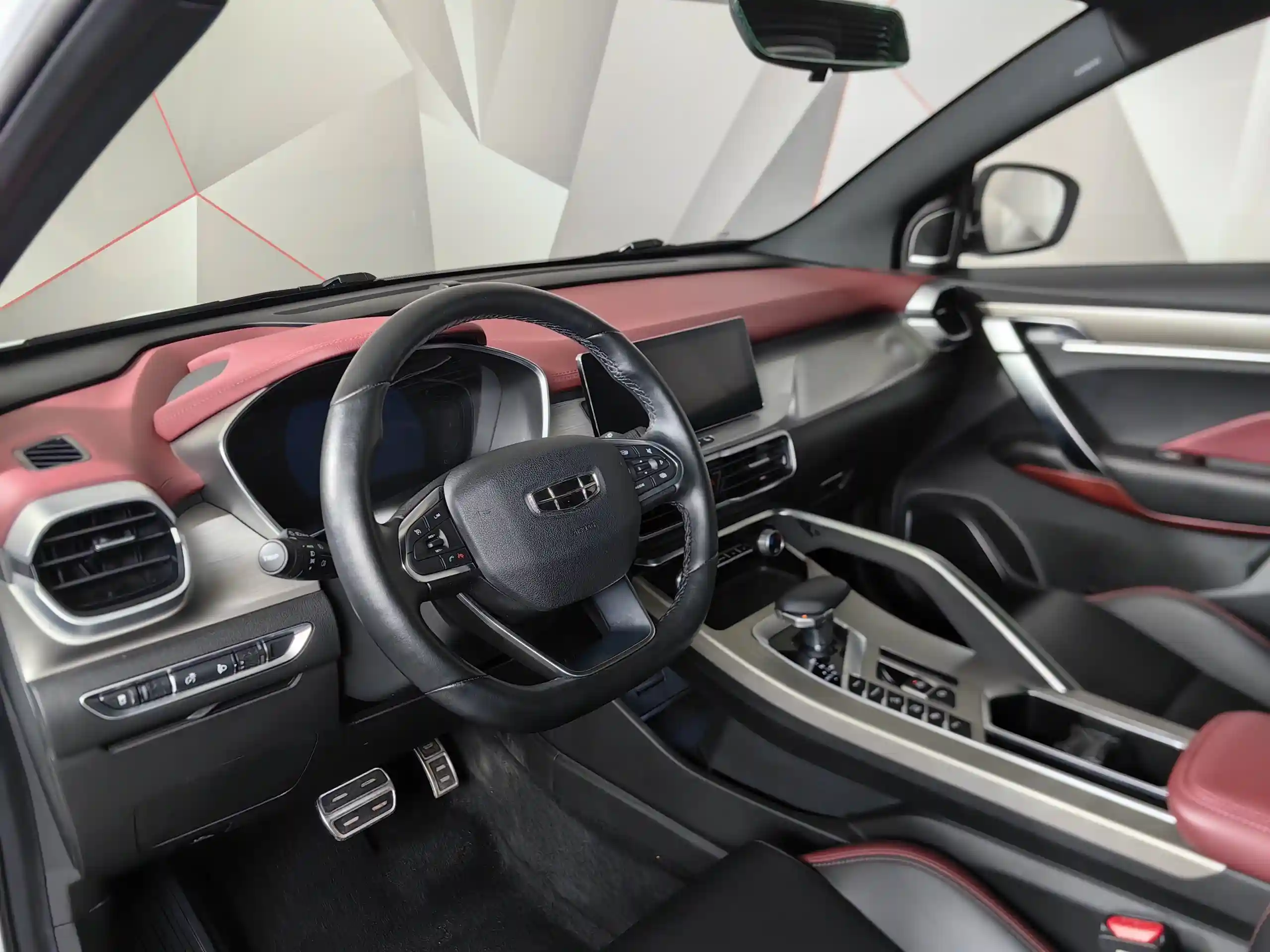 Geely Coolray 2023