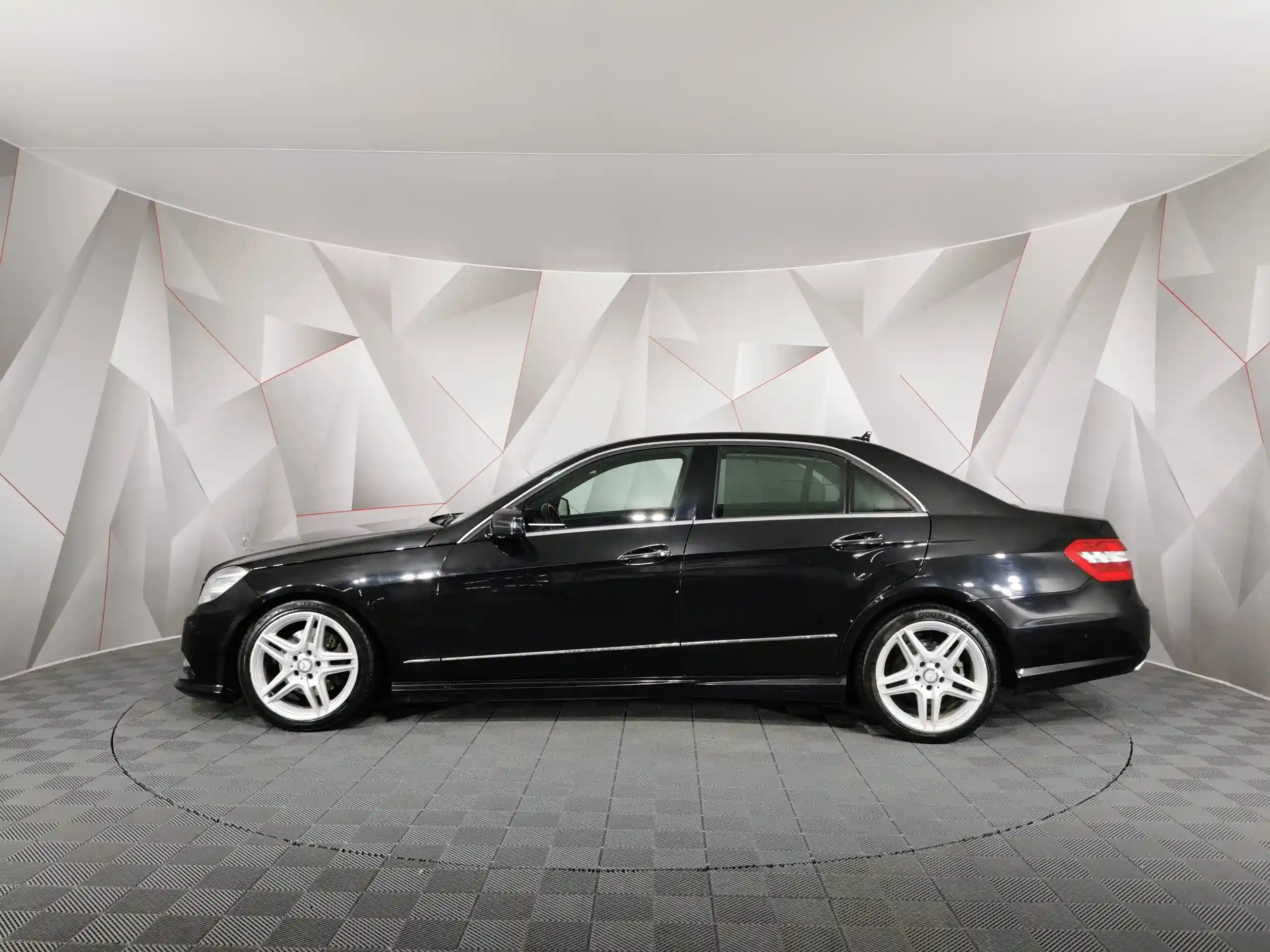 Mercedes-Benz E-Класс 2012