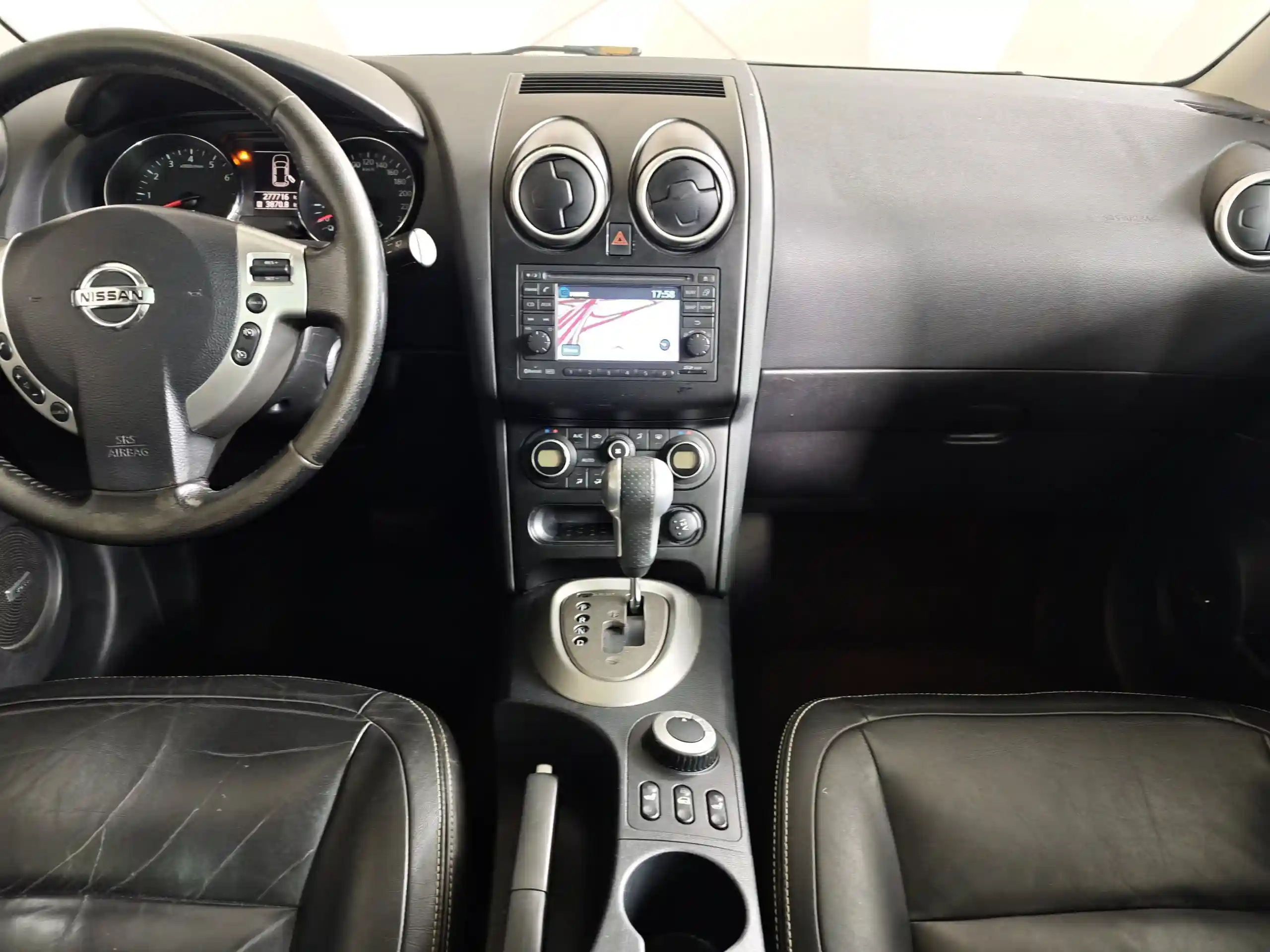Nissan Qashqai + 2 2010
