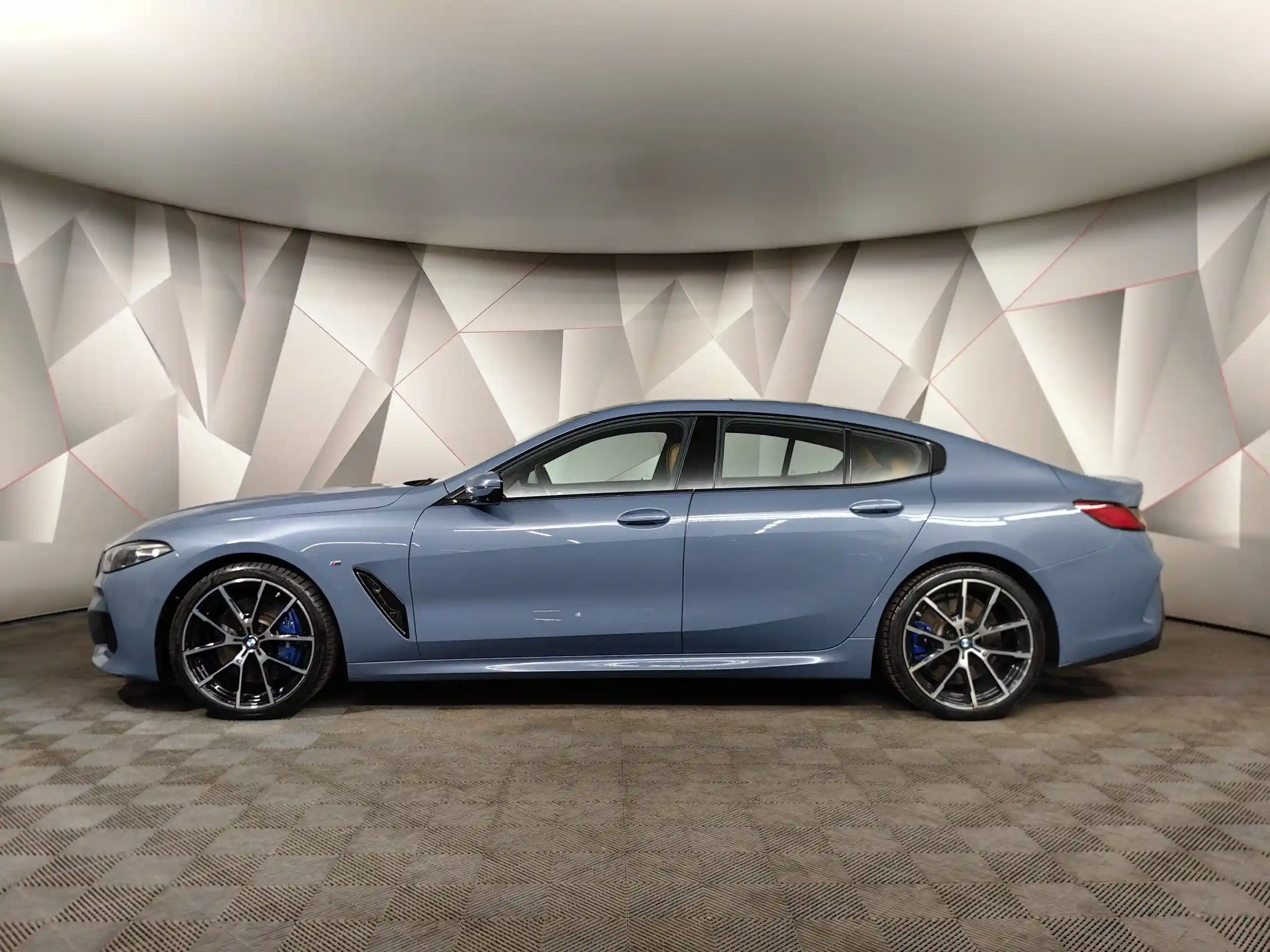 BMW 8 серия 2021