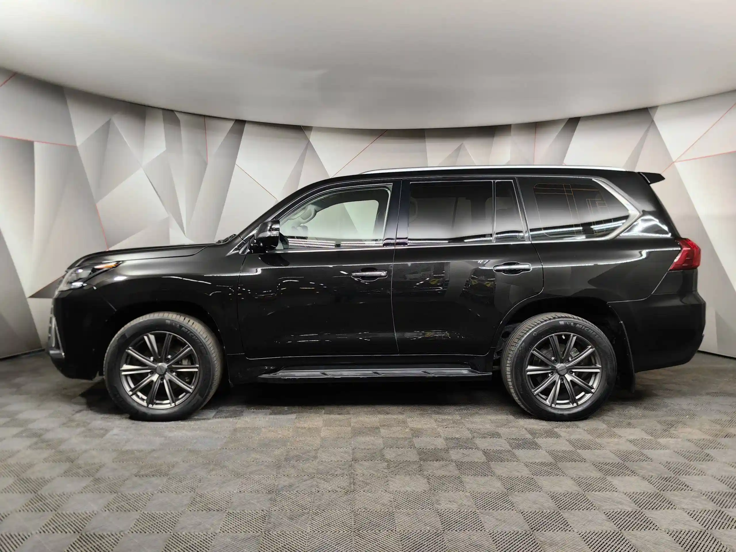 Lexus LX 2021