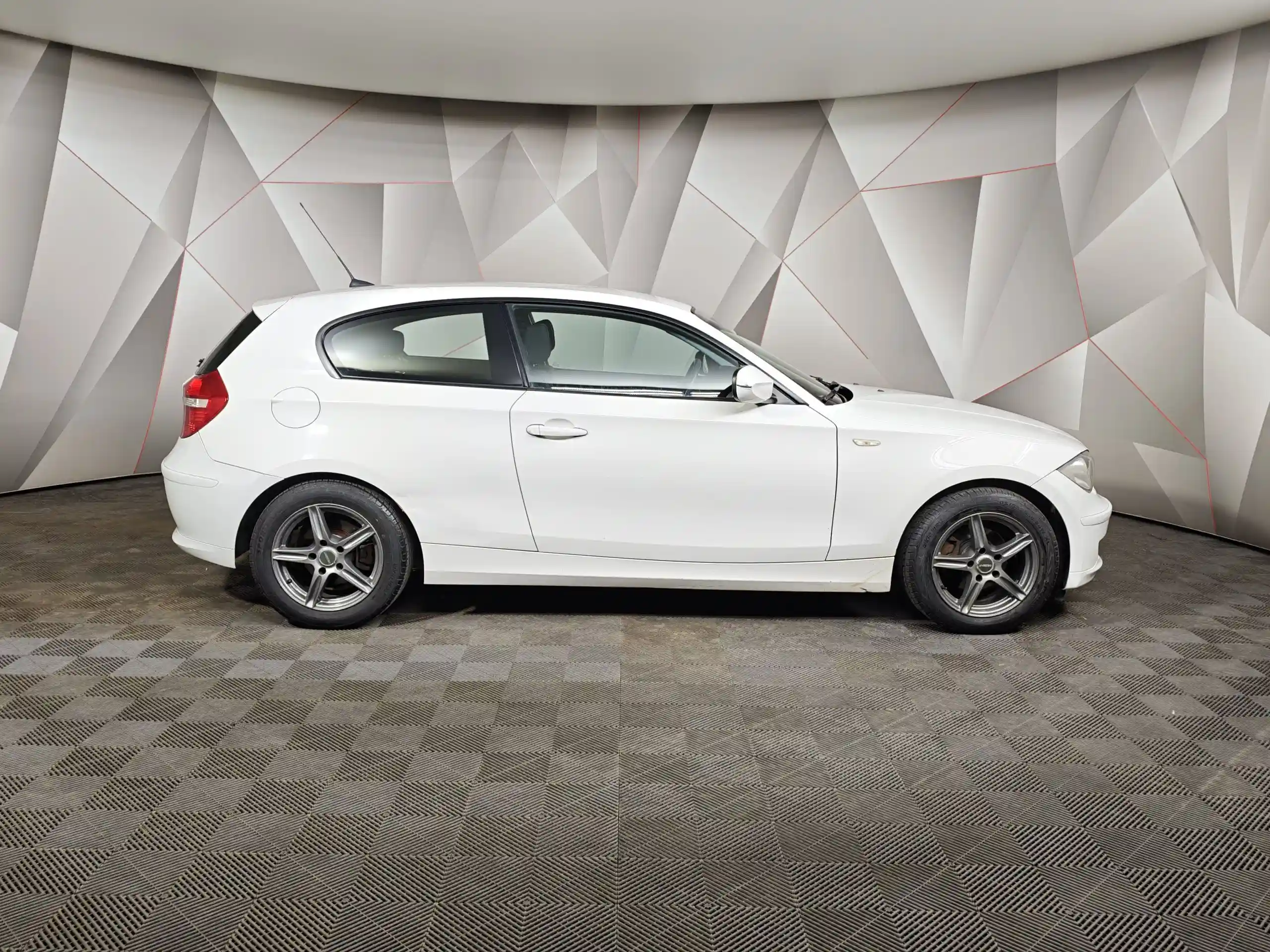 BMW 1 серия 2010