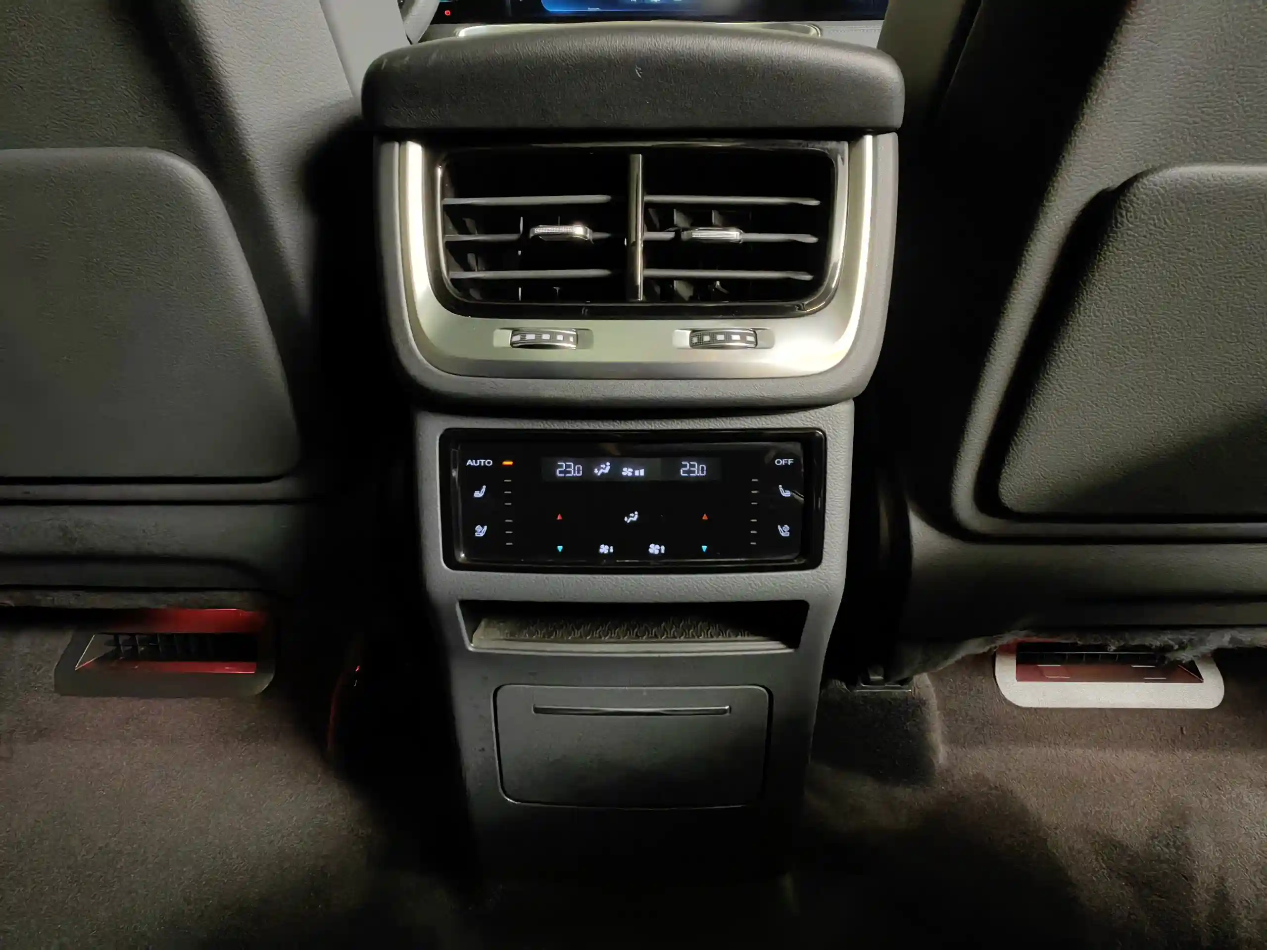 Hongqi E-HS9 2022