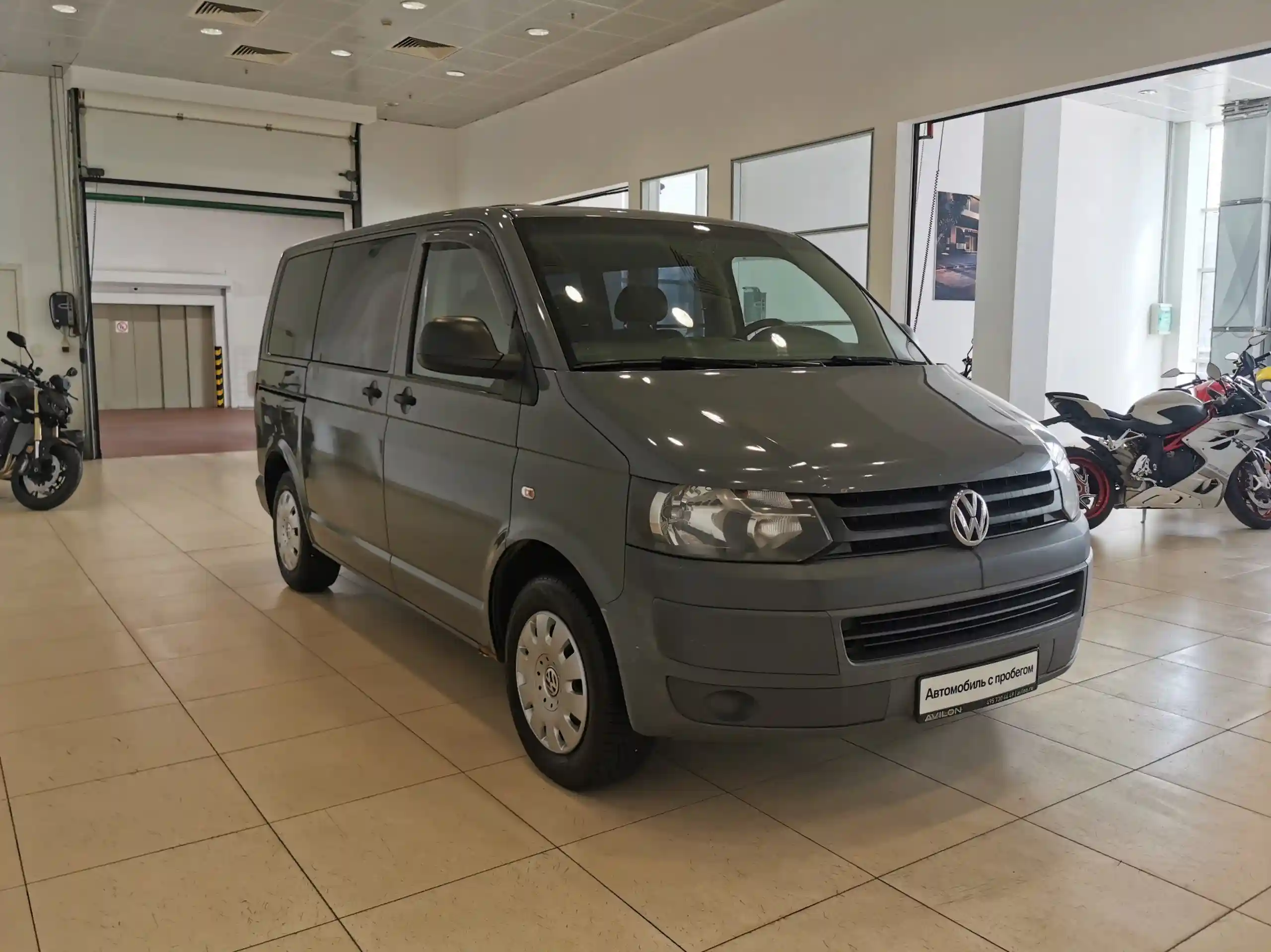Volkswagen Caravelle 2011