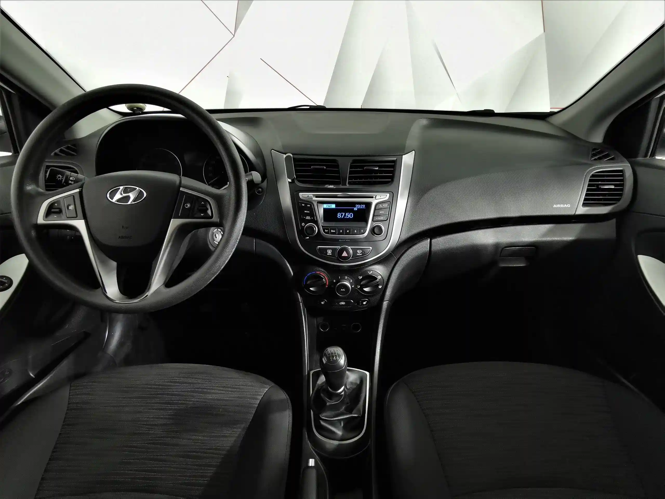 Hyundai Solaris 2015