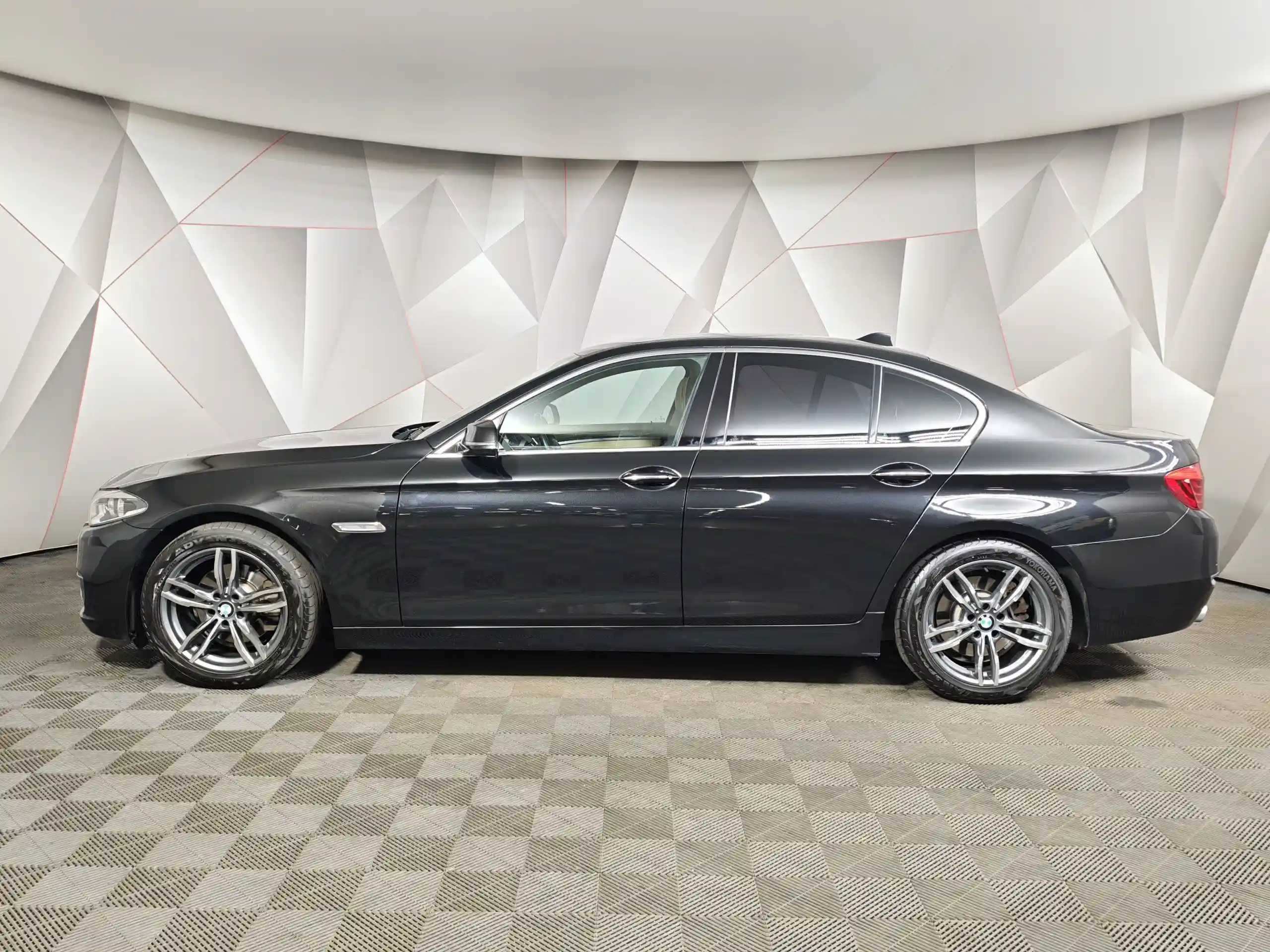 BMW 5 серия 2016