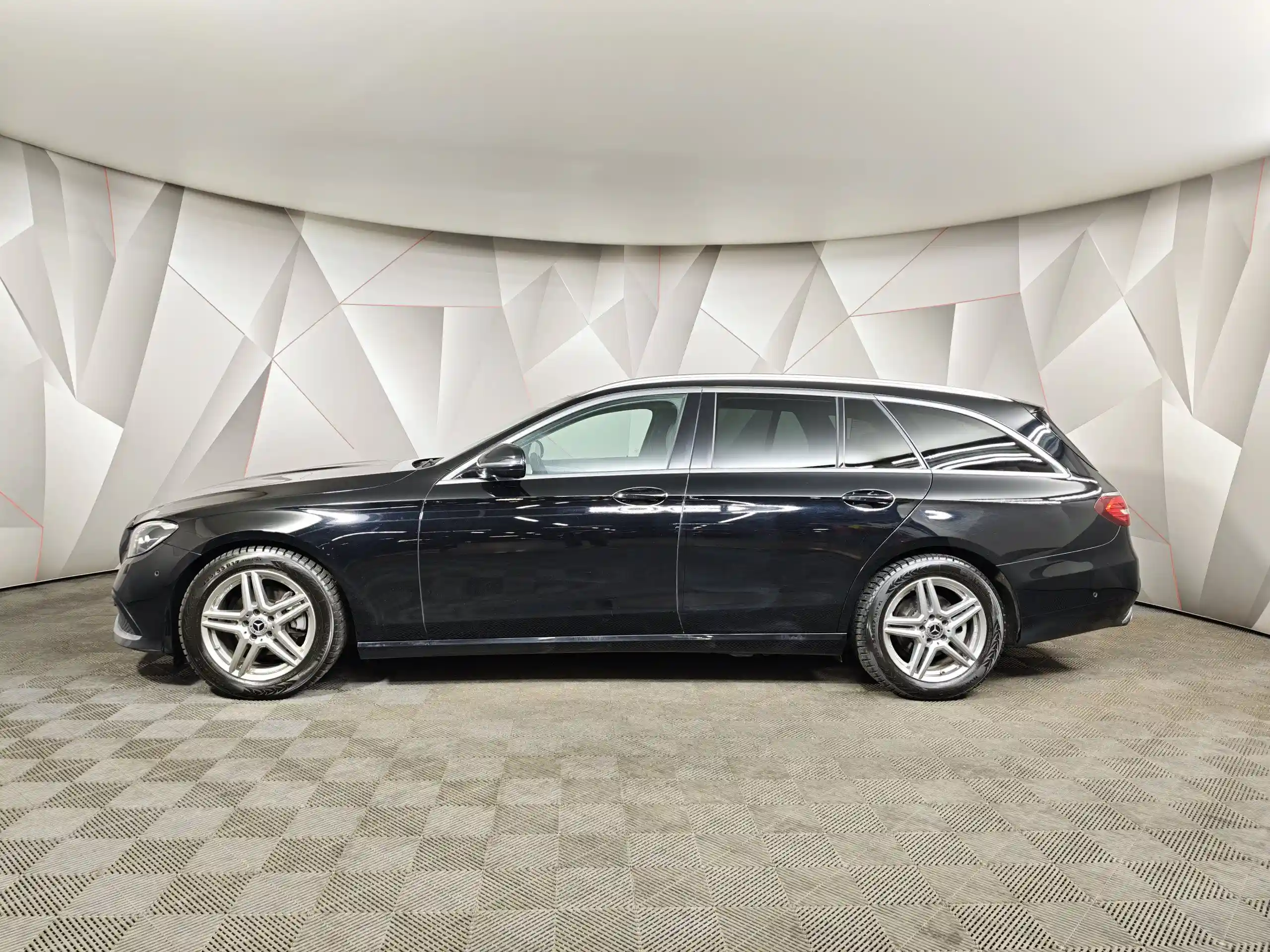 Mercedes-Benz E-Класс 2021