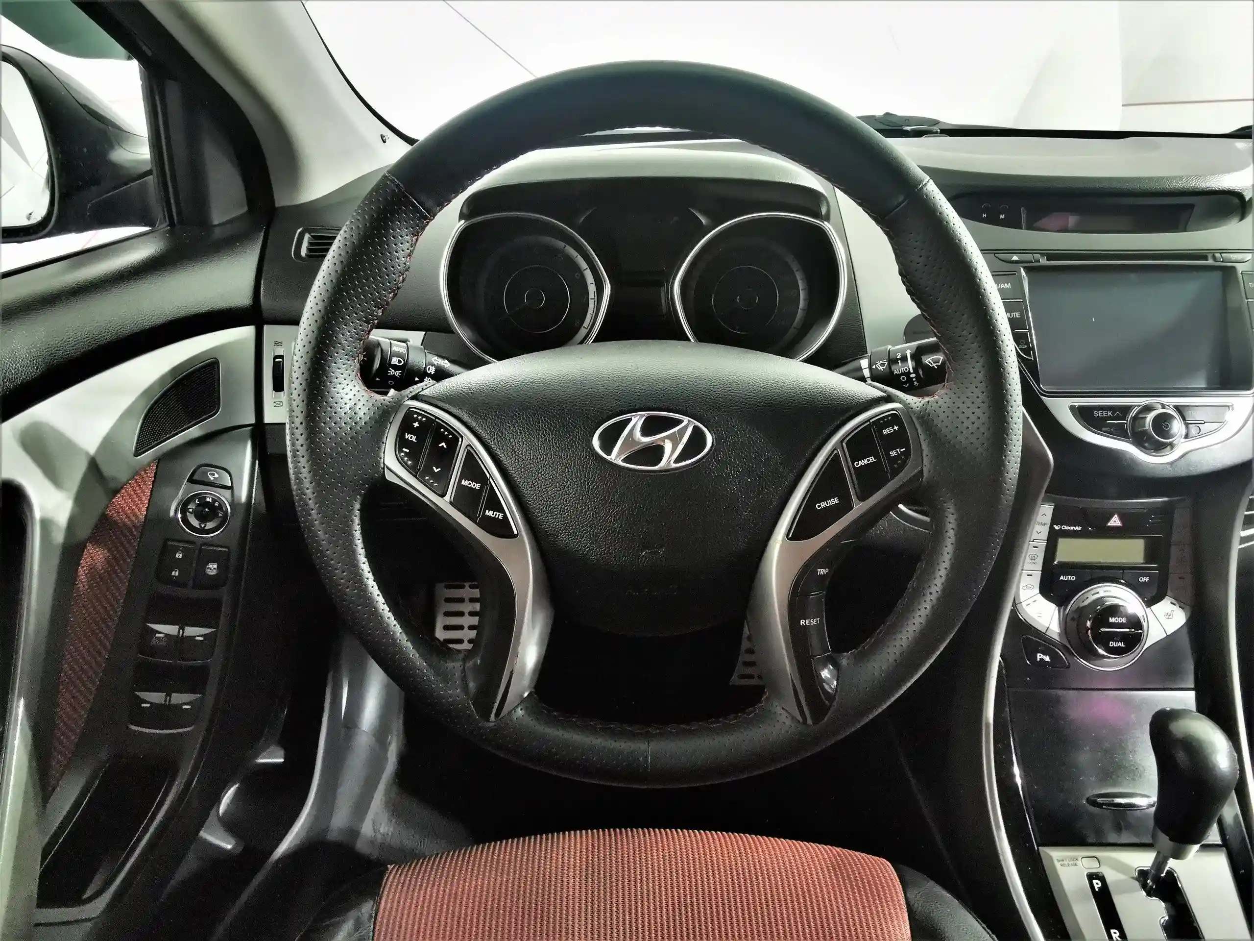 Hyundai Elantra 2012