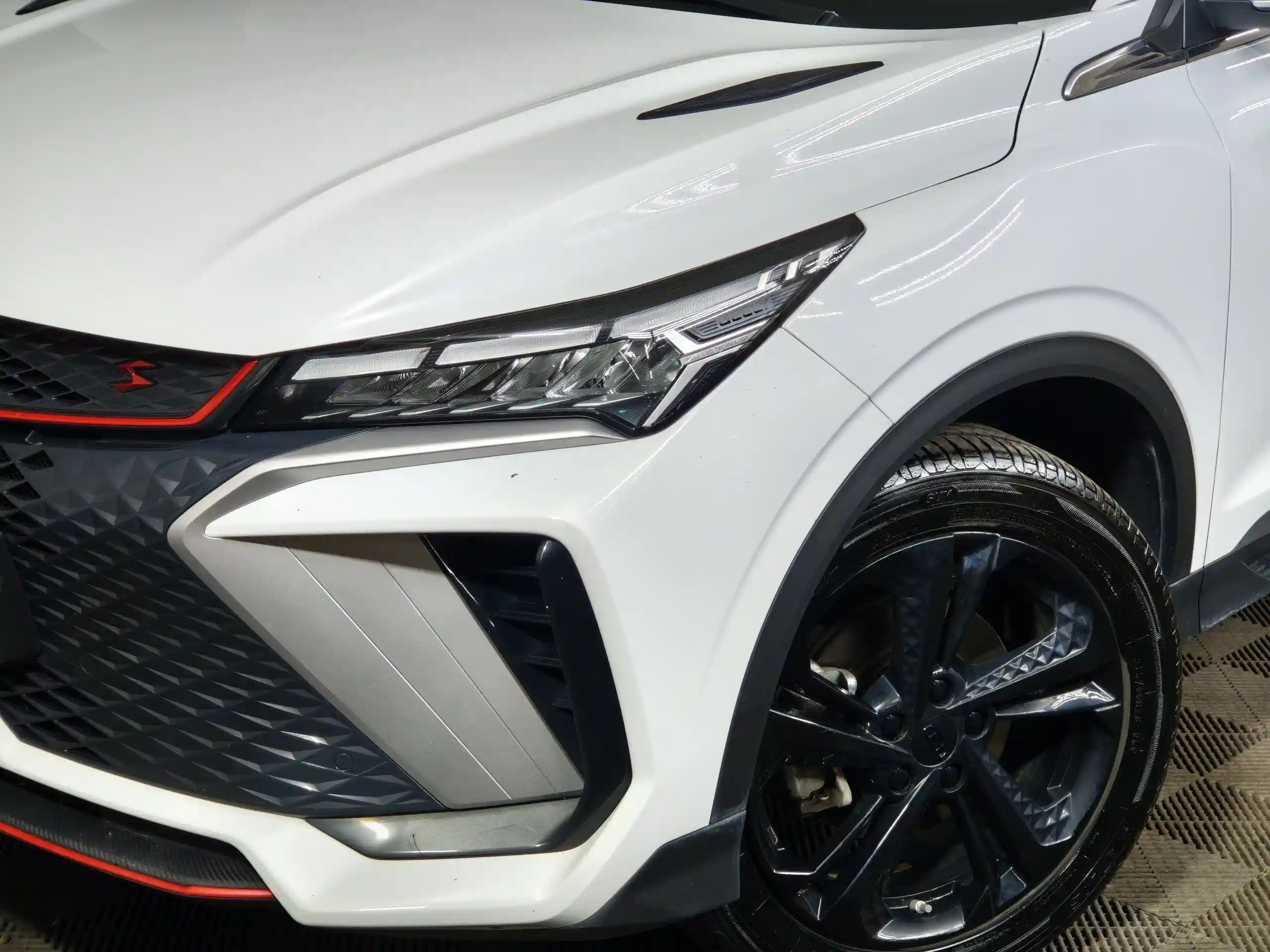 Geely Coolray 2023