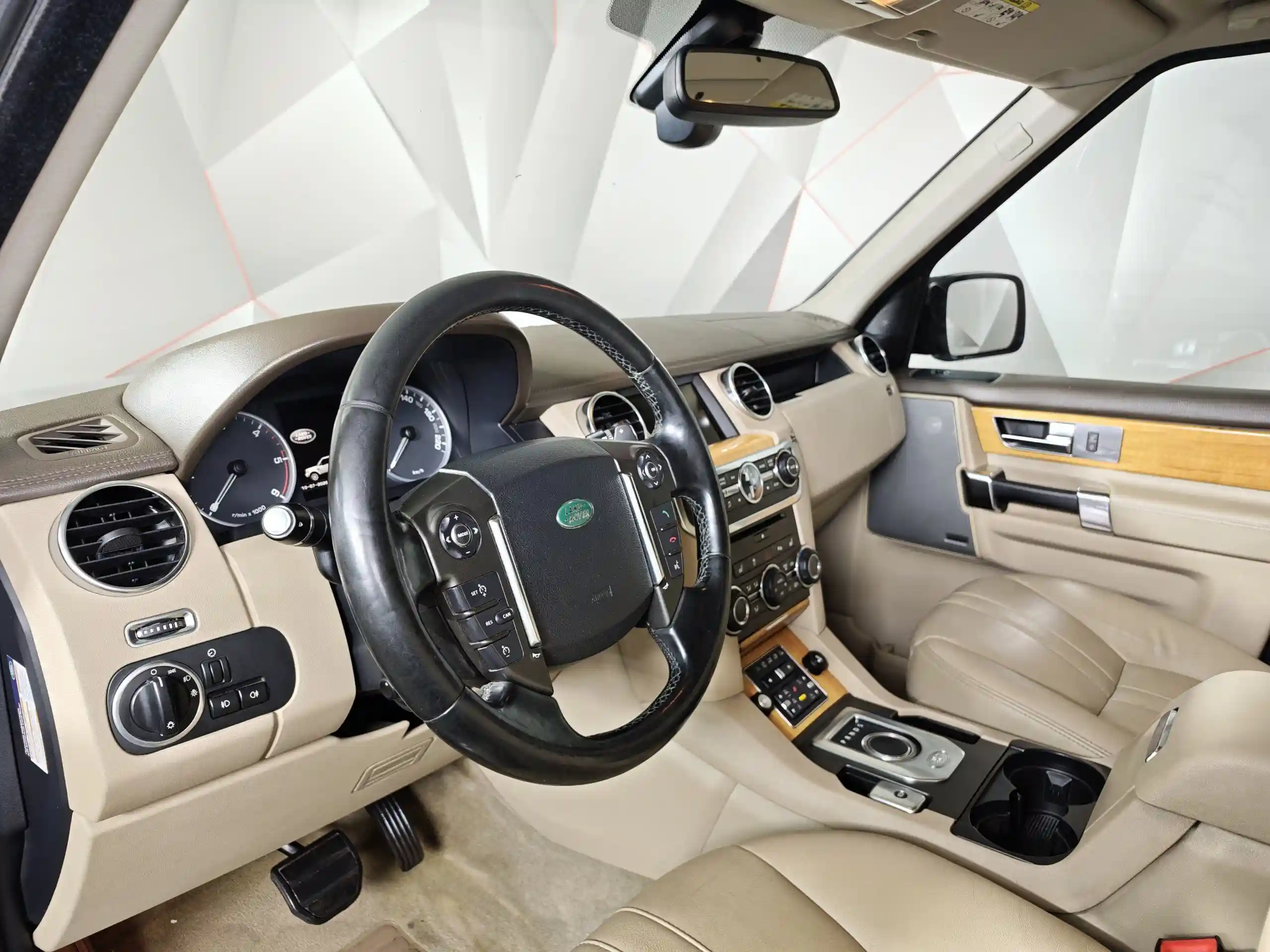 Land Rover Discovery 2012