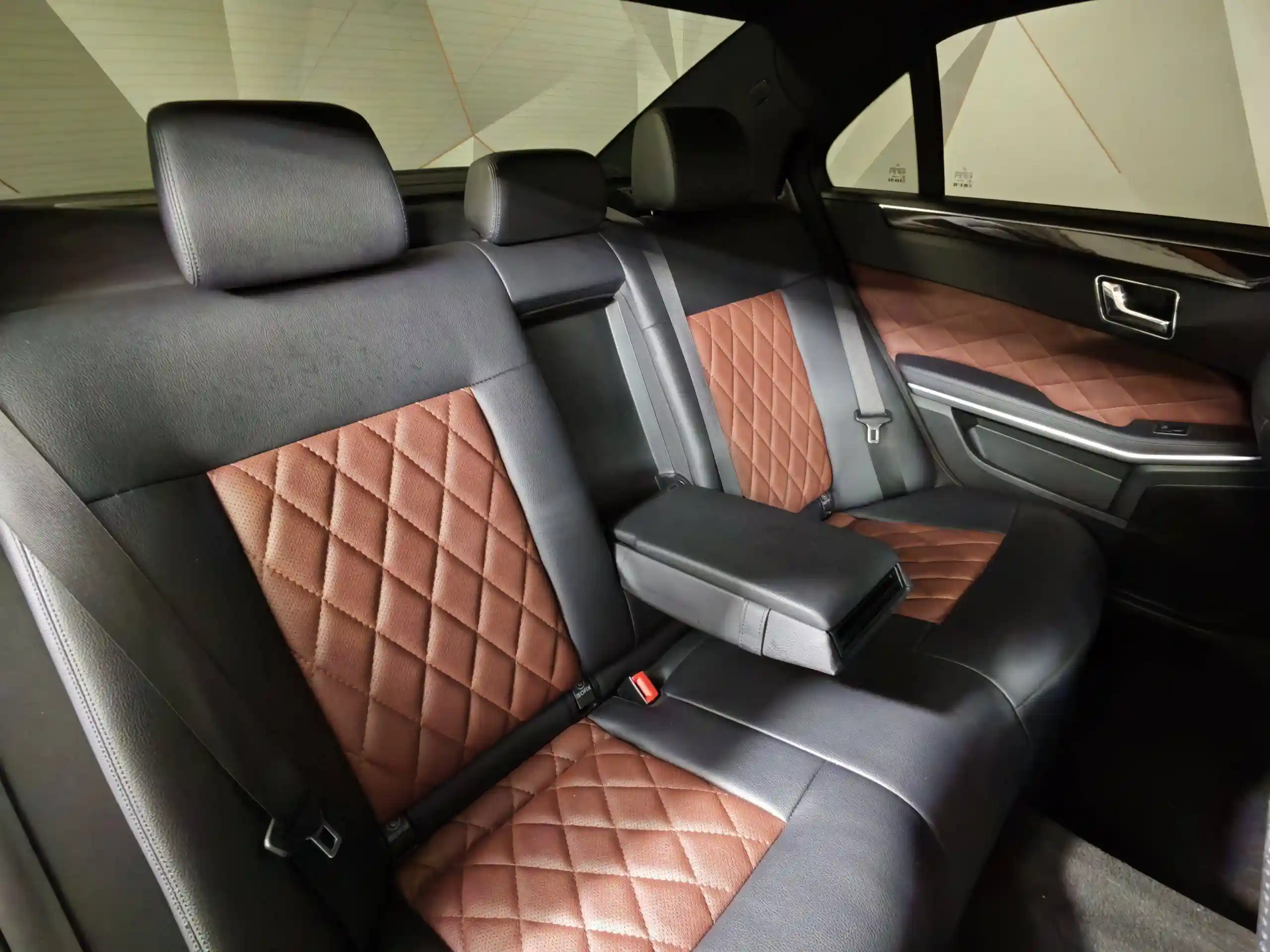 Mercedes-Benz E-Класс 2011