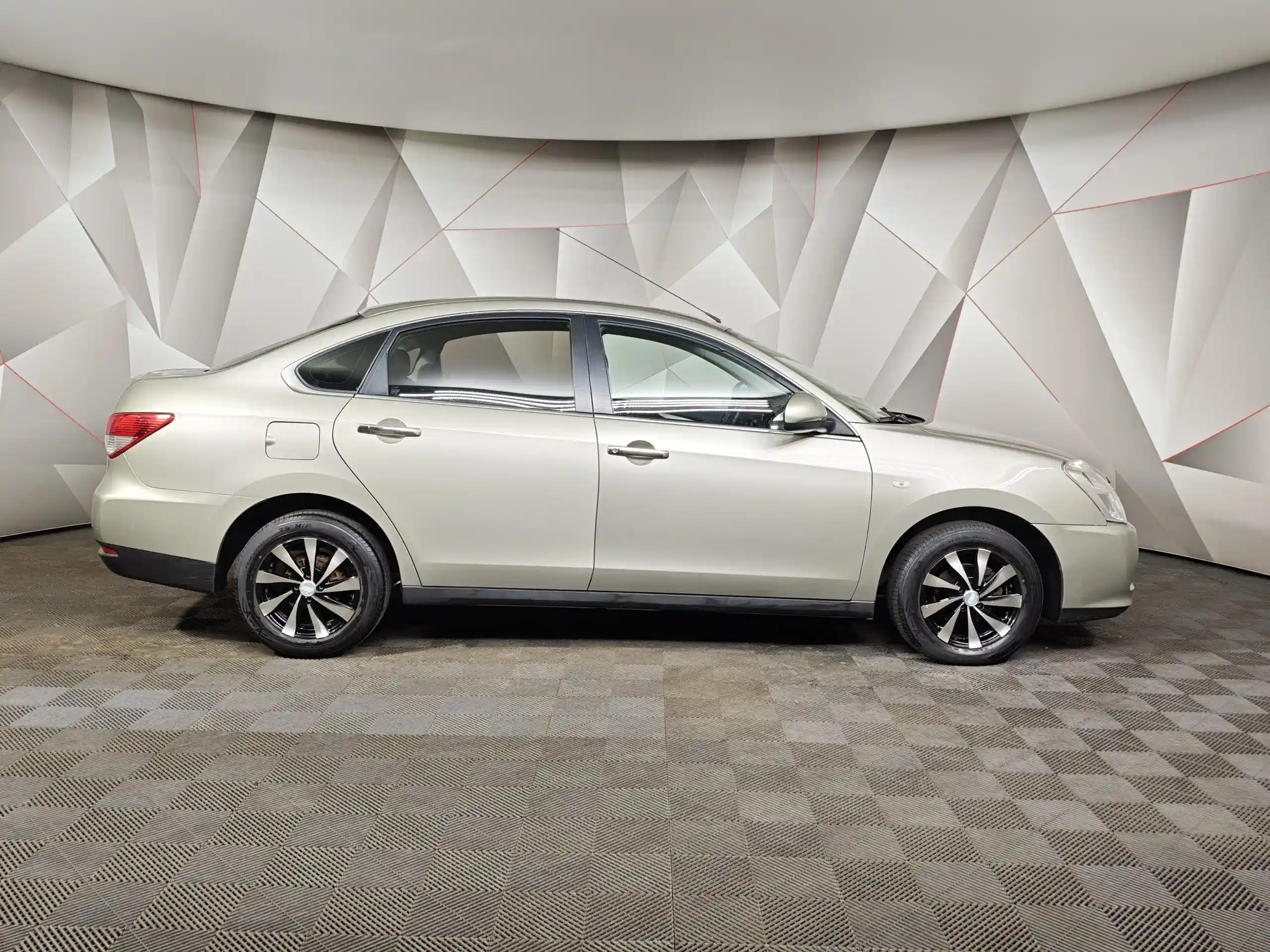 Nissan Almera 2015