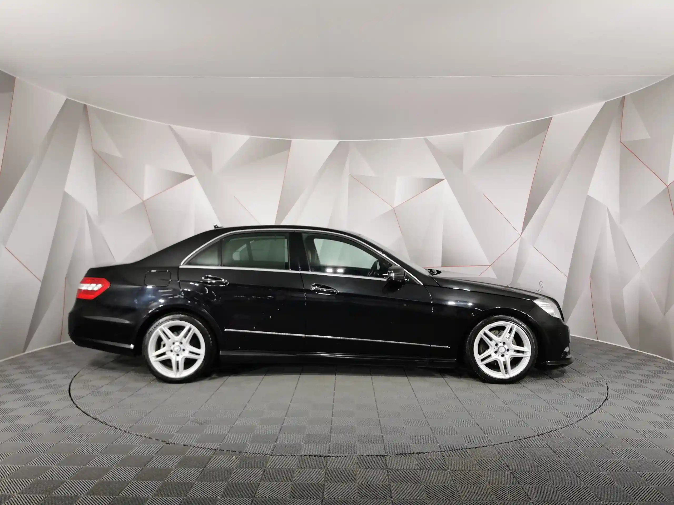 Mercedes-Benz E-Класс 2012