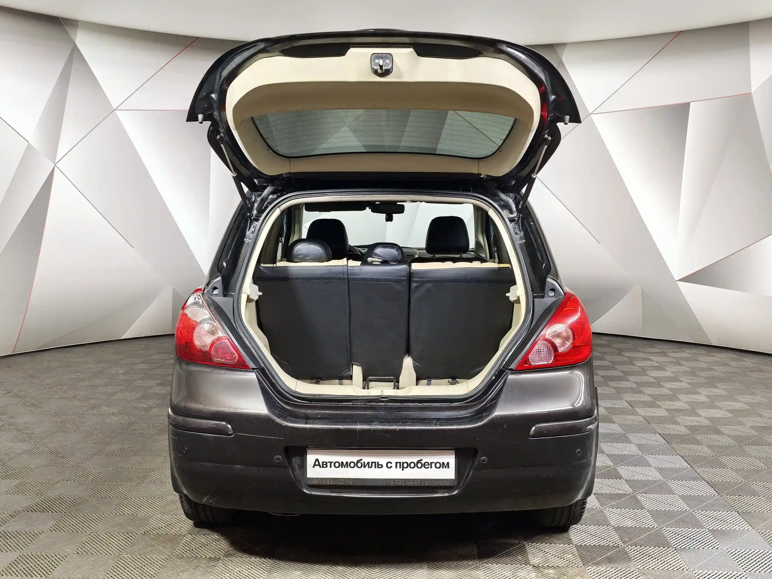 Nissan Tiida 2012