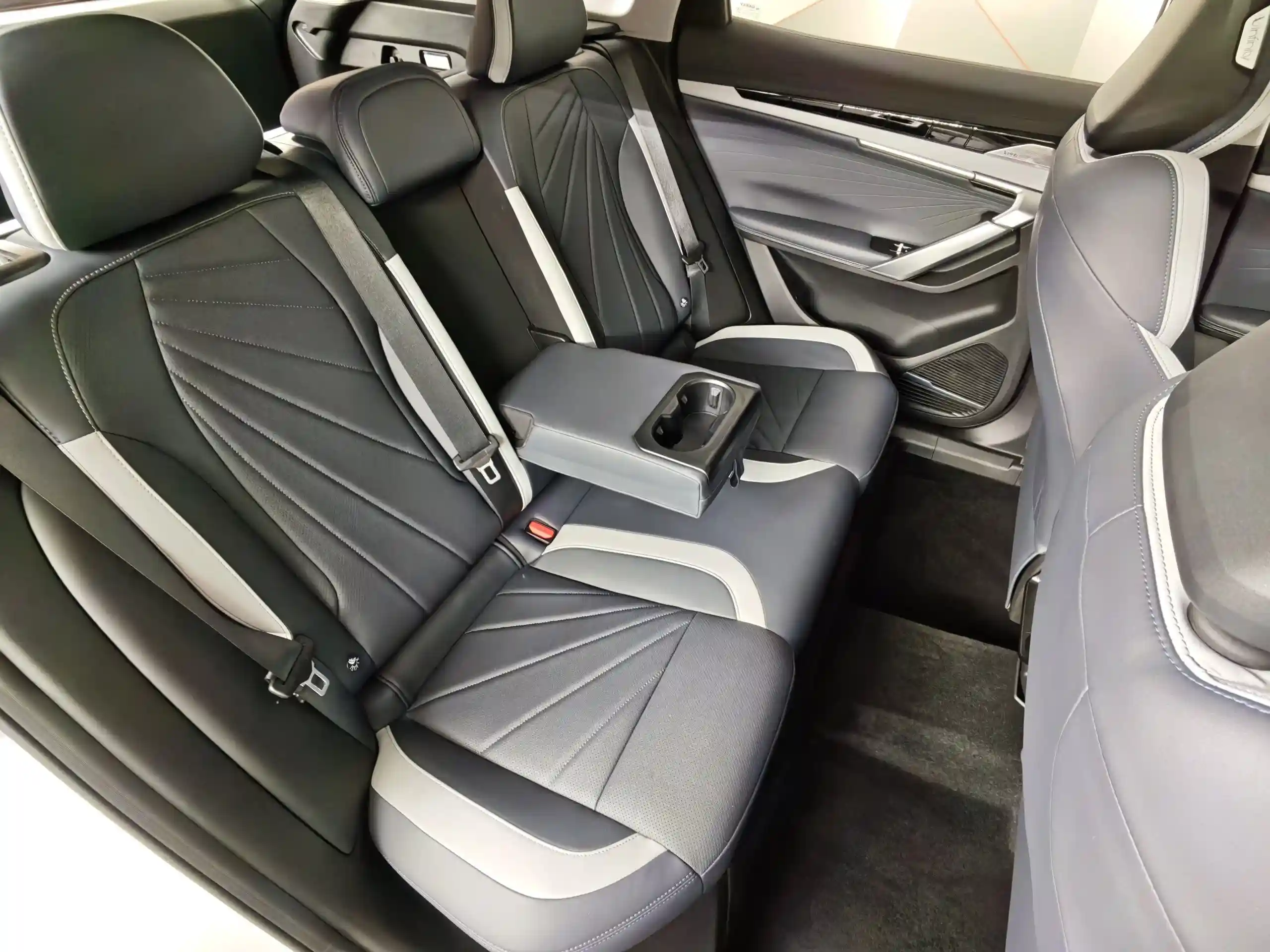 Geely Atlas 2024