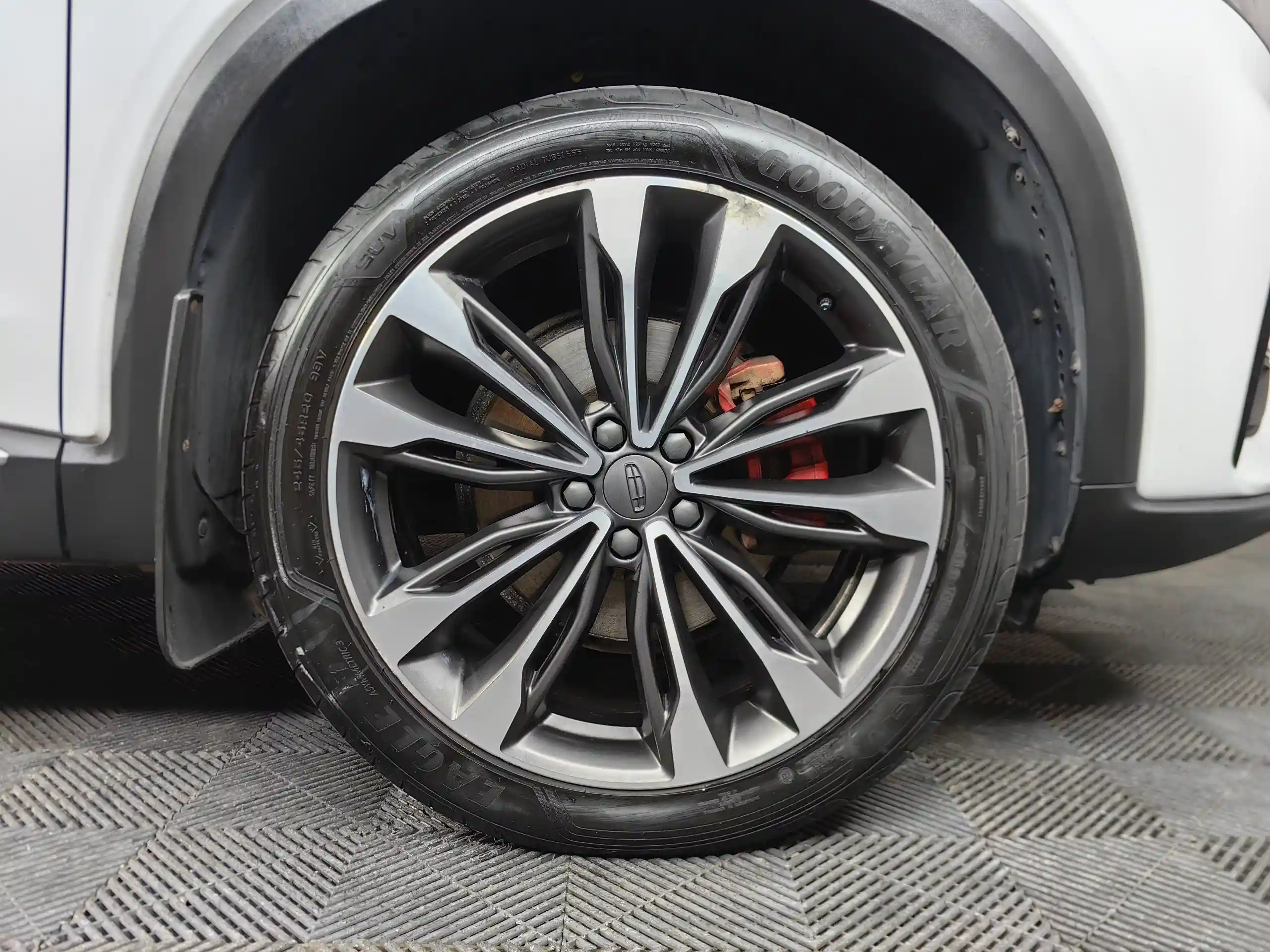 Geely Tugella 2022