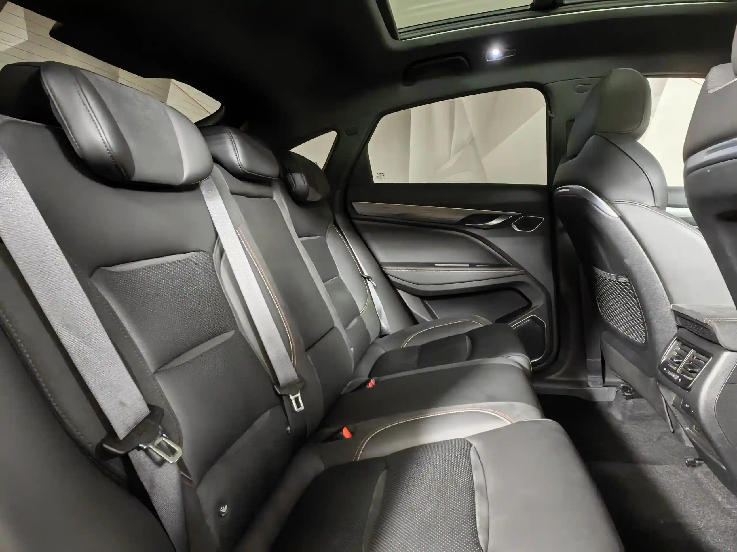 Geely Tugella 2022