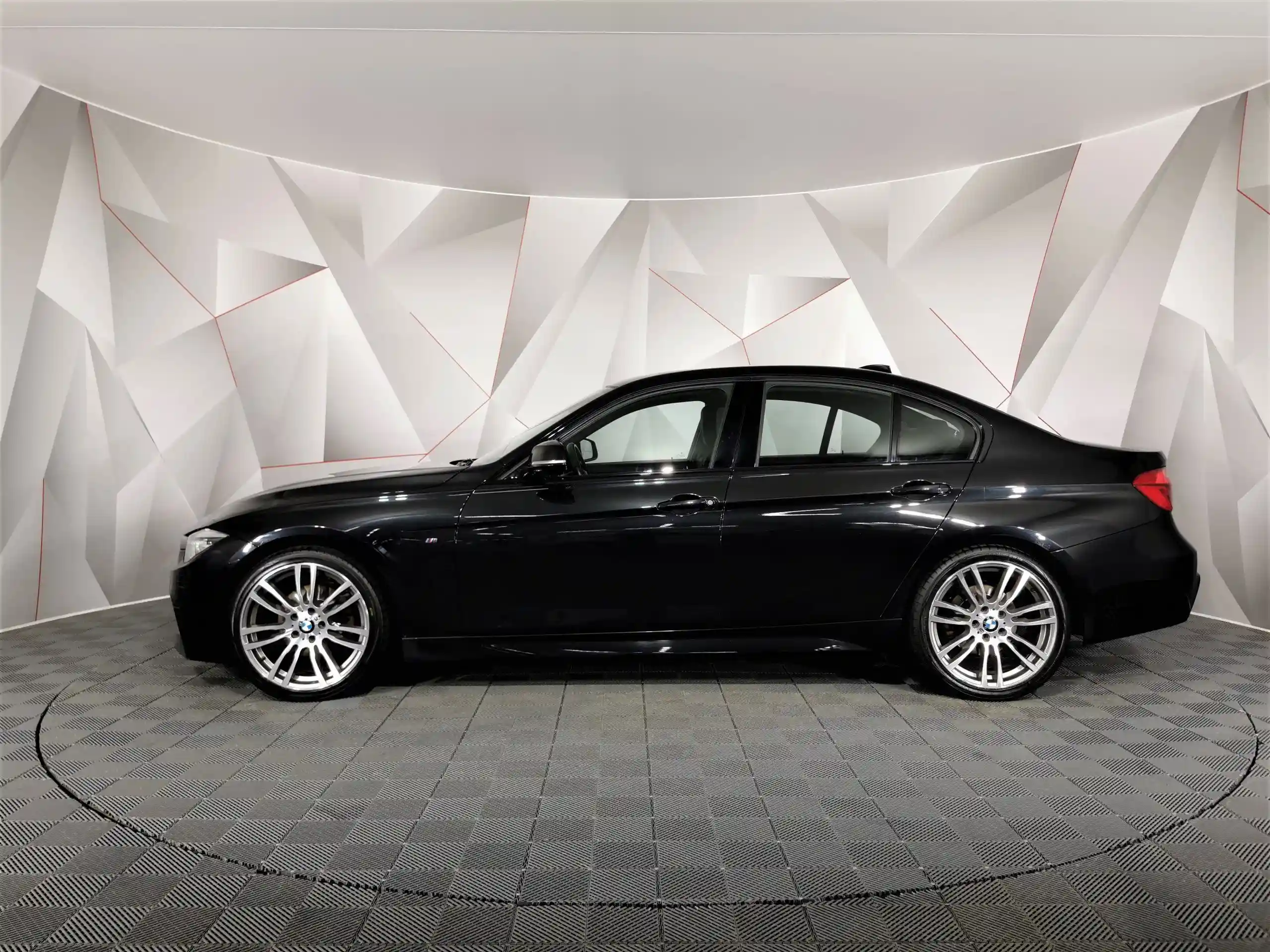 BMW 3 серия 2018