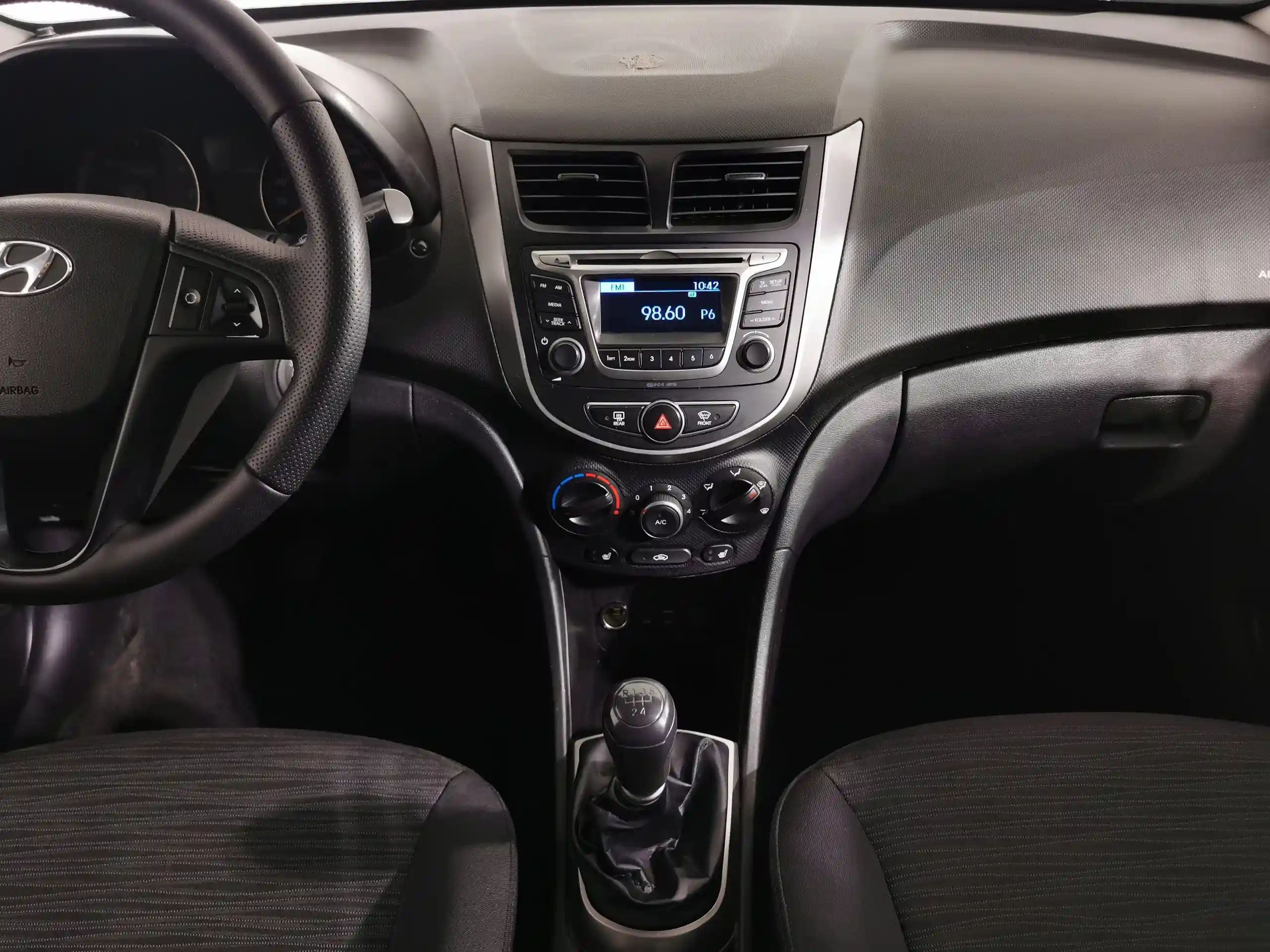 Hyundai Solaris 2015