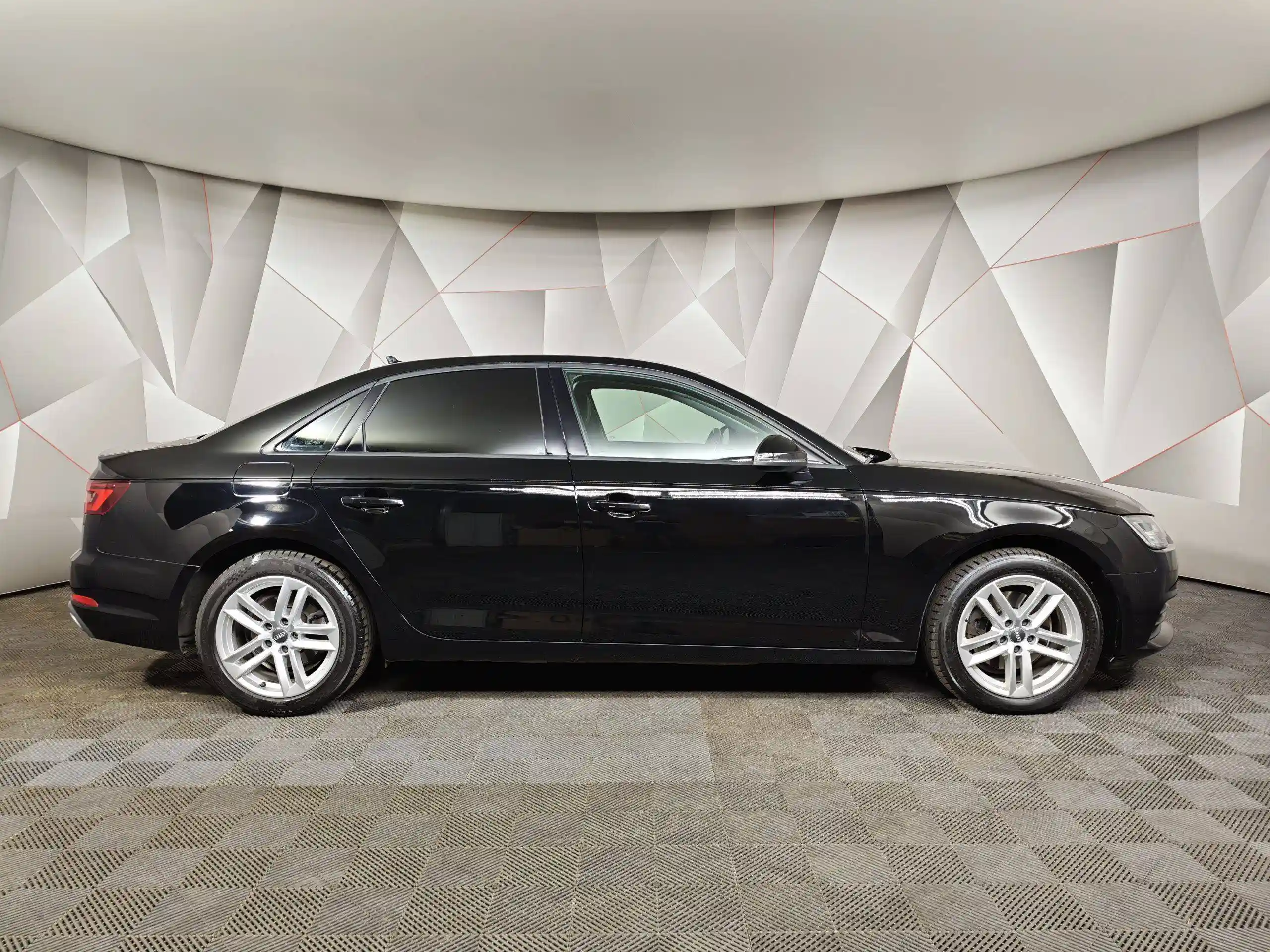 Audi A4 2019