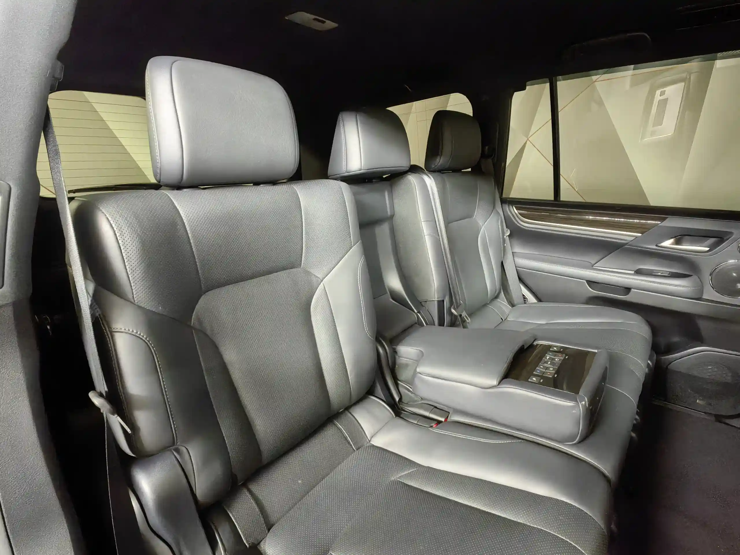 Lexus LX 2020