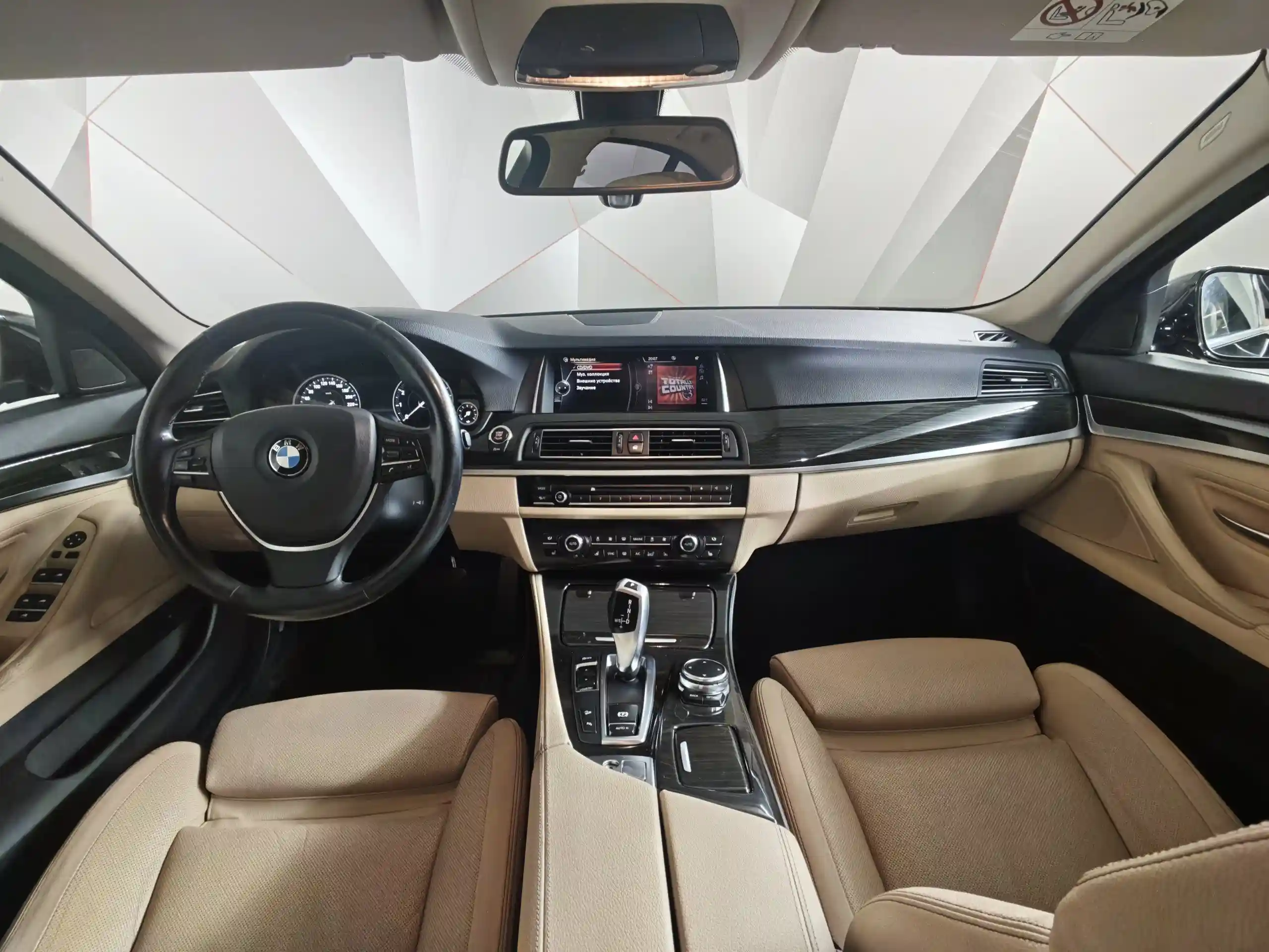 BMW 5 серия 2016