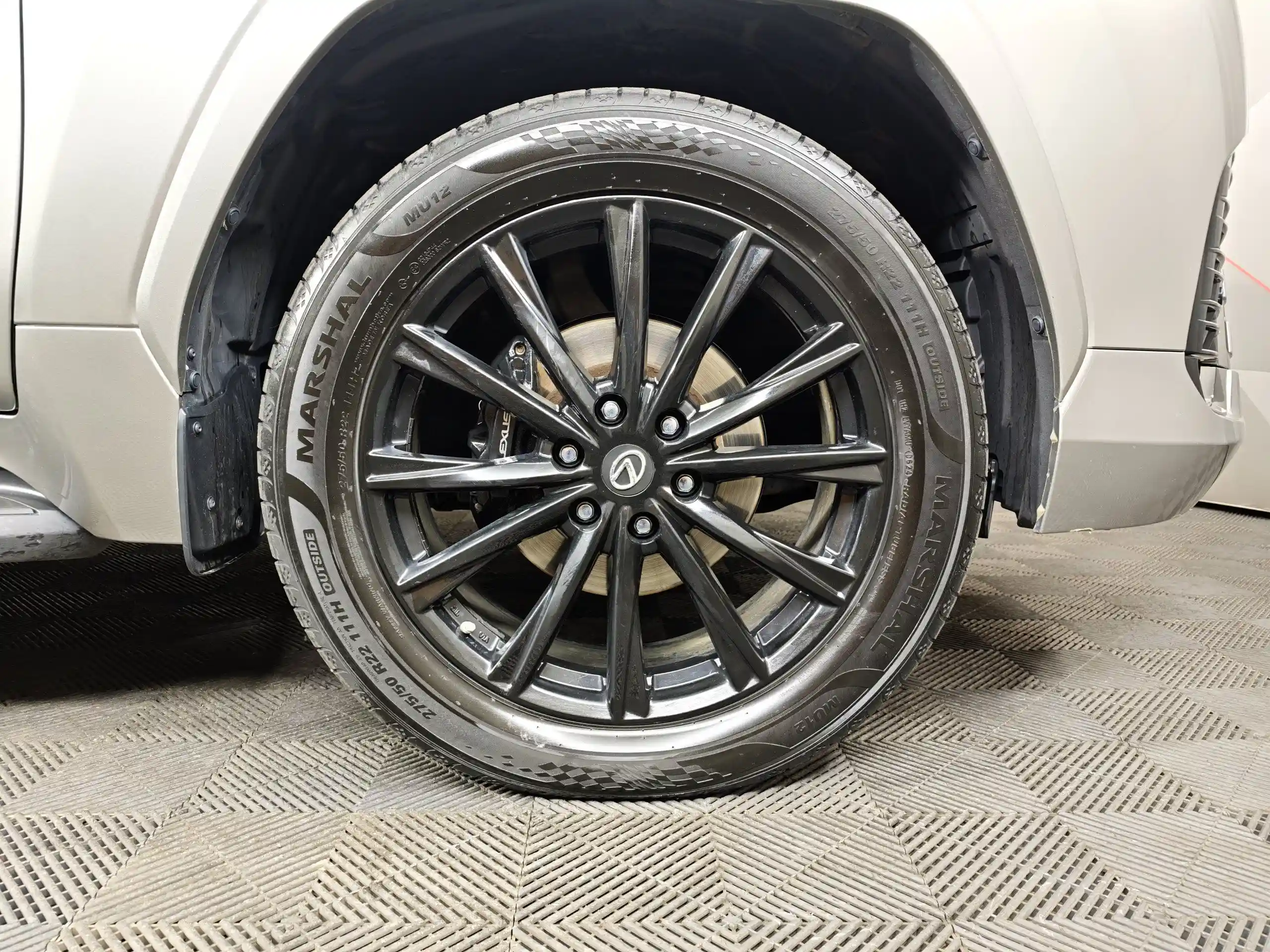 Lexus LX 2022