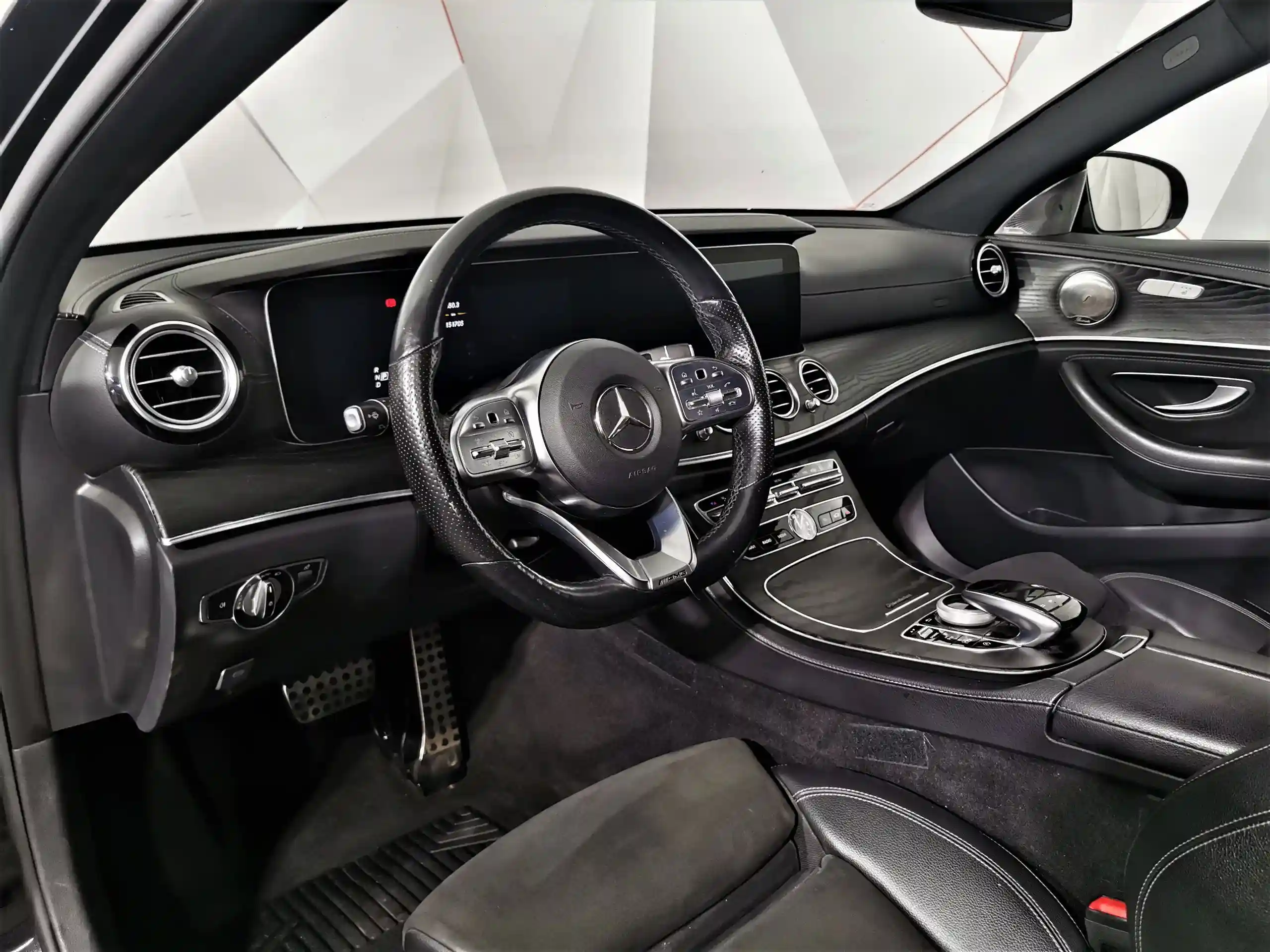 Mercedes-Benz E-Класс 2019