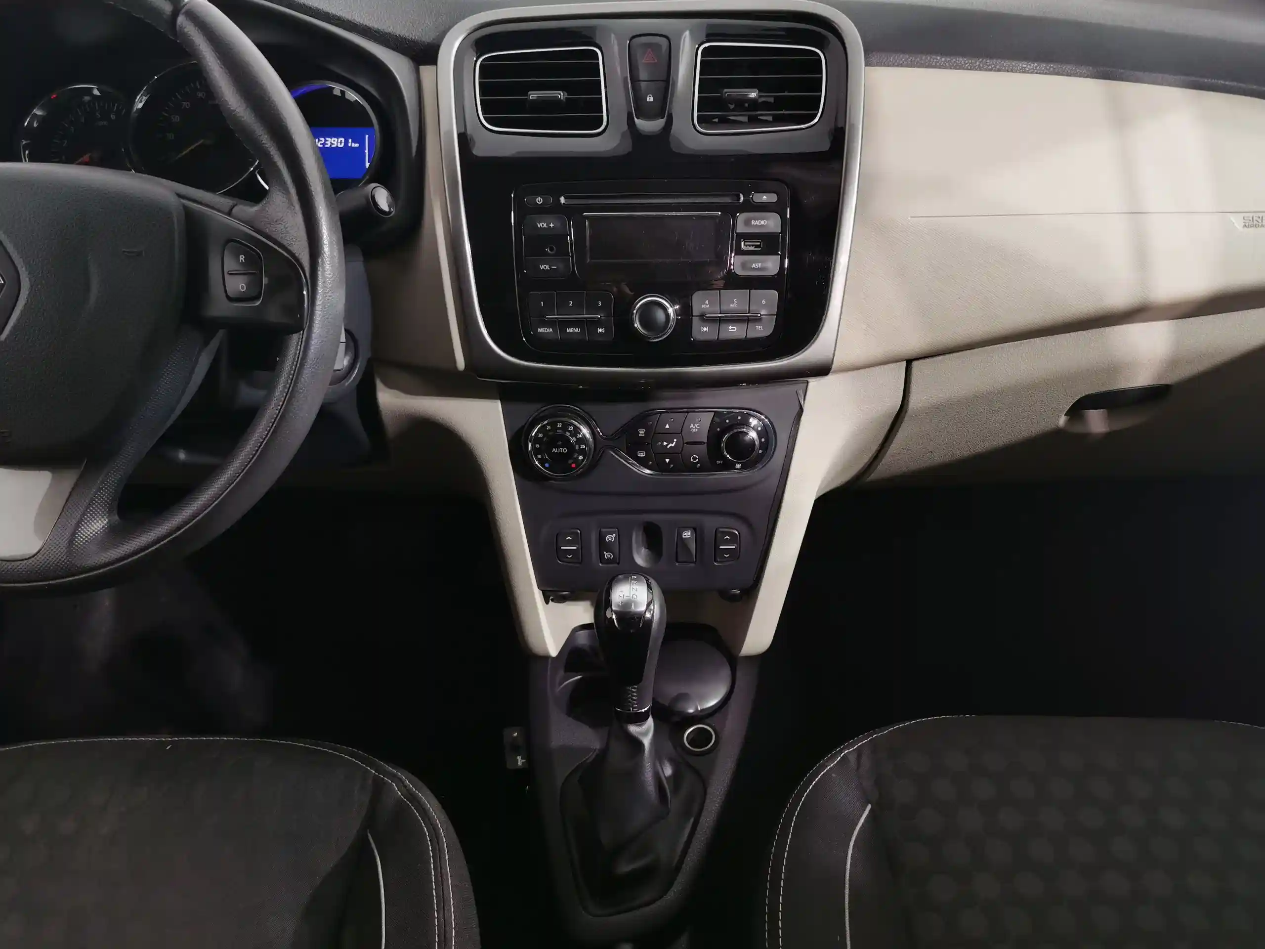 Renault Logan 2015