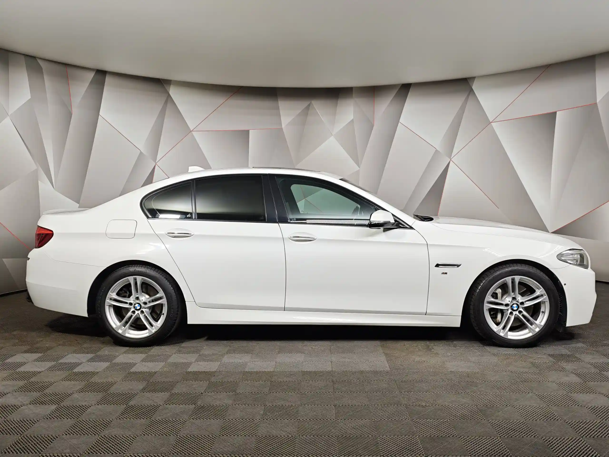 BMW 5 серия 2013