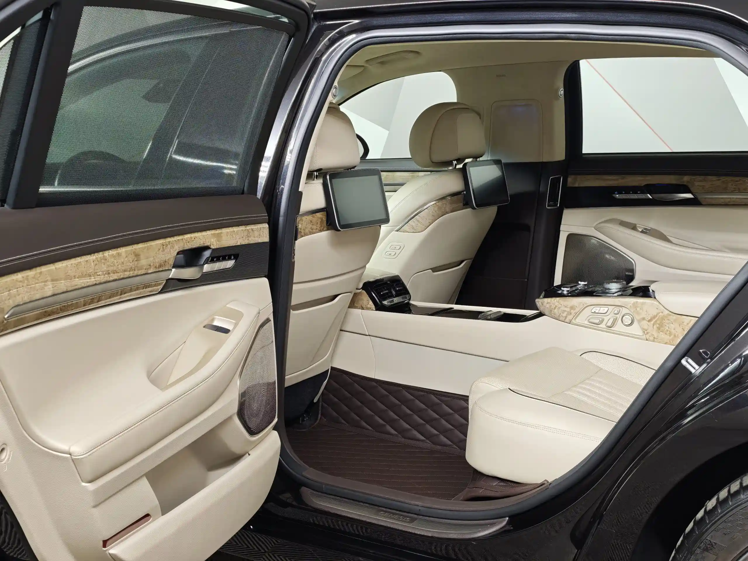 Genesis G90 2018