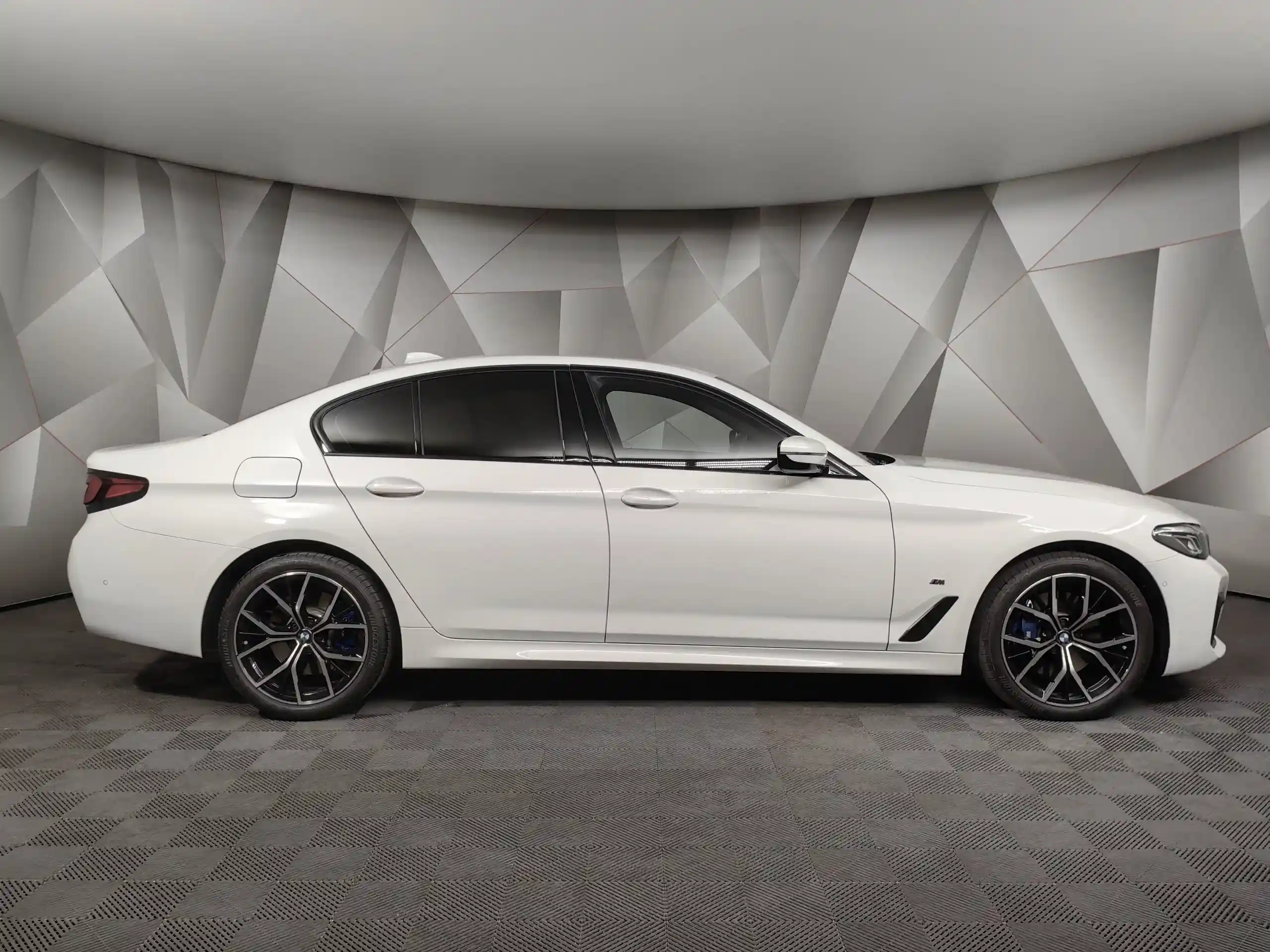BMW 5 серия 2020