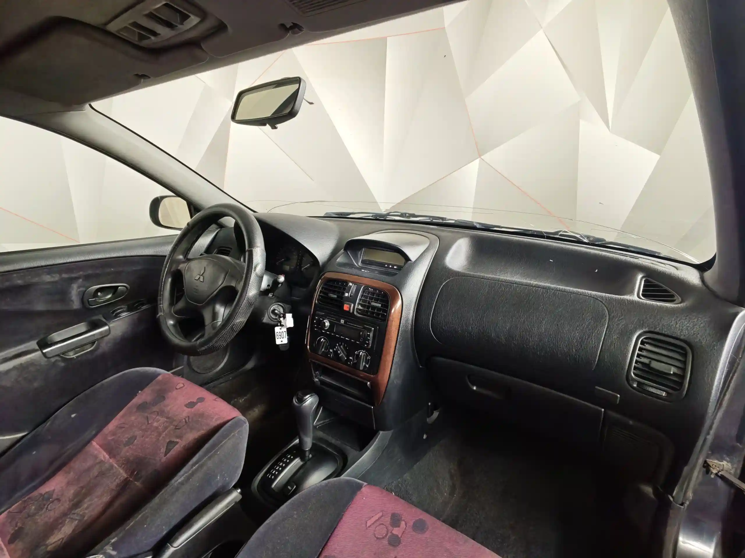 Mitsubishi Carisma 2001