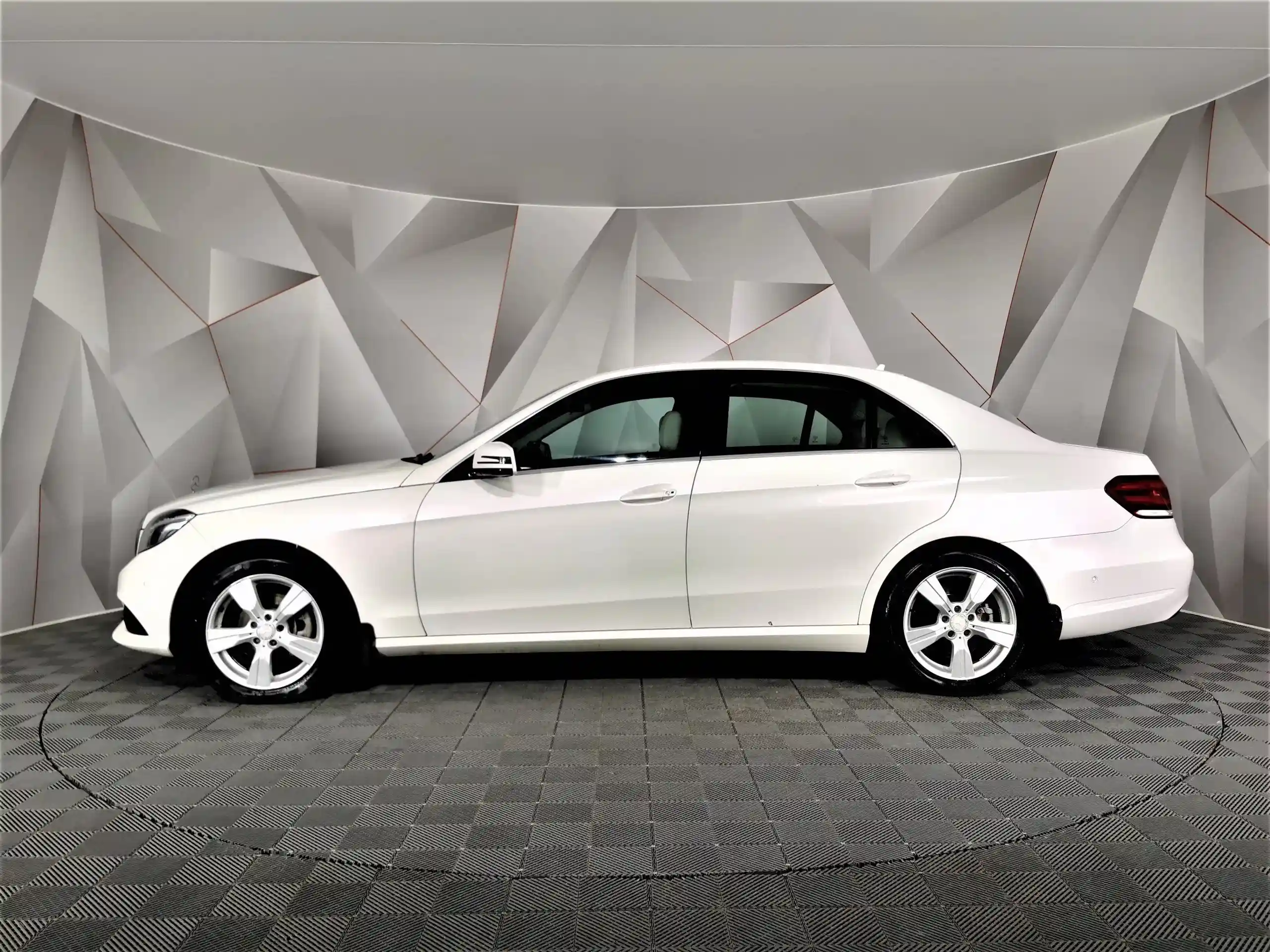 Mercedes-Benz E-Класс 2014