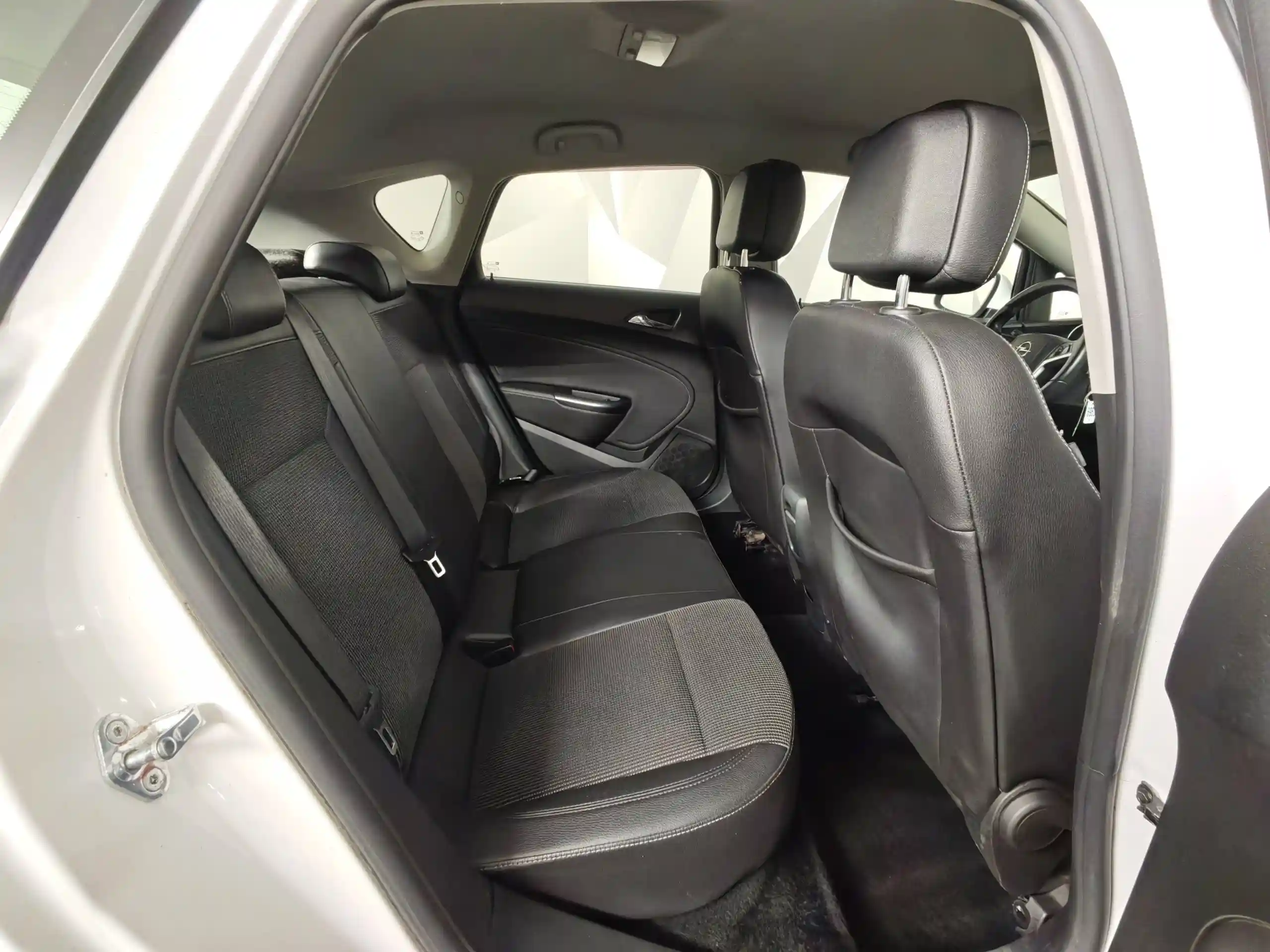 Opel Astra 2011