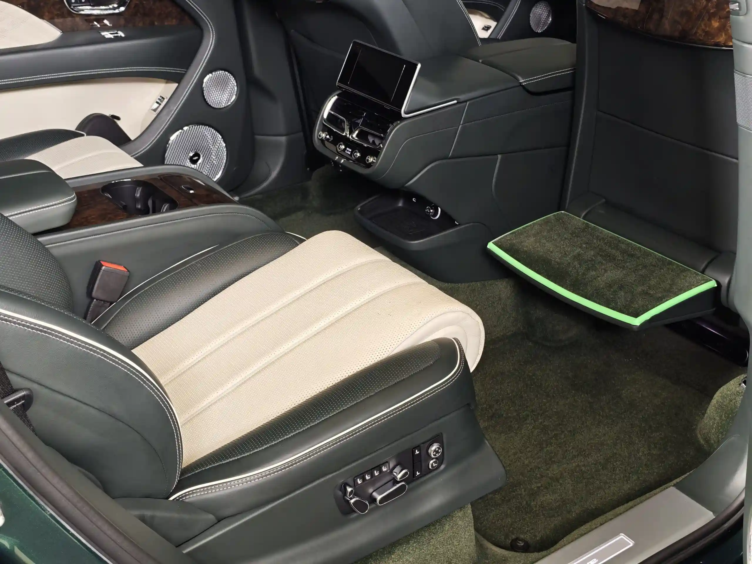 Bentley Bentayga 2023